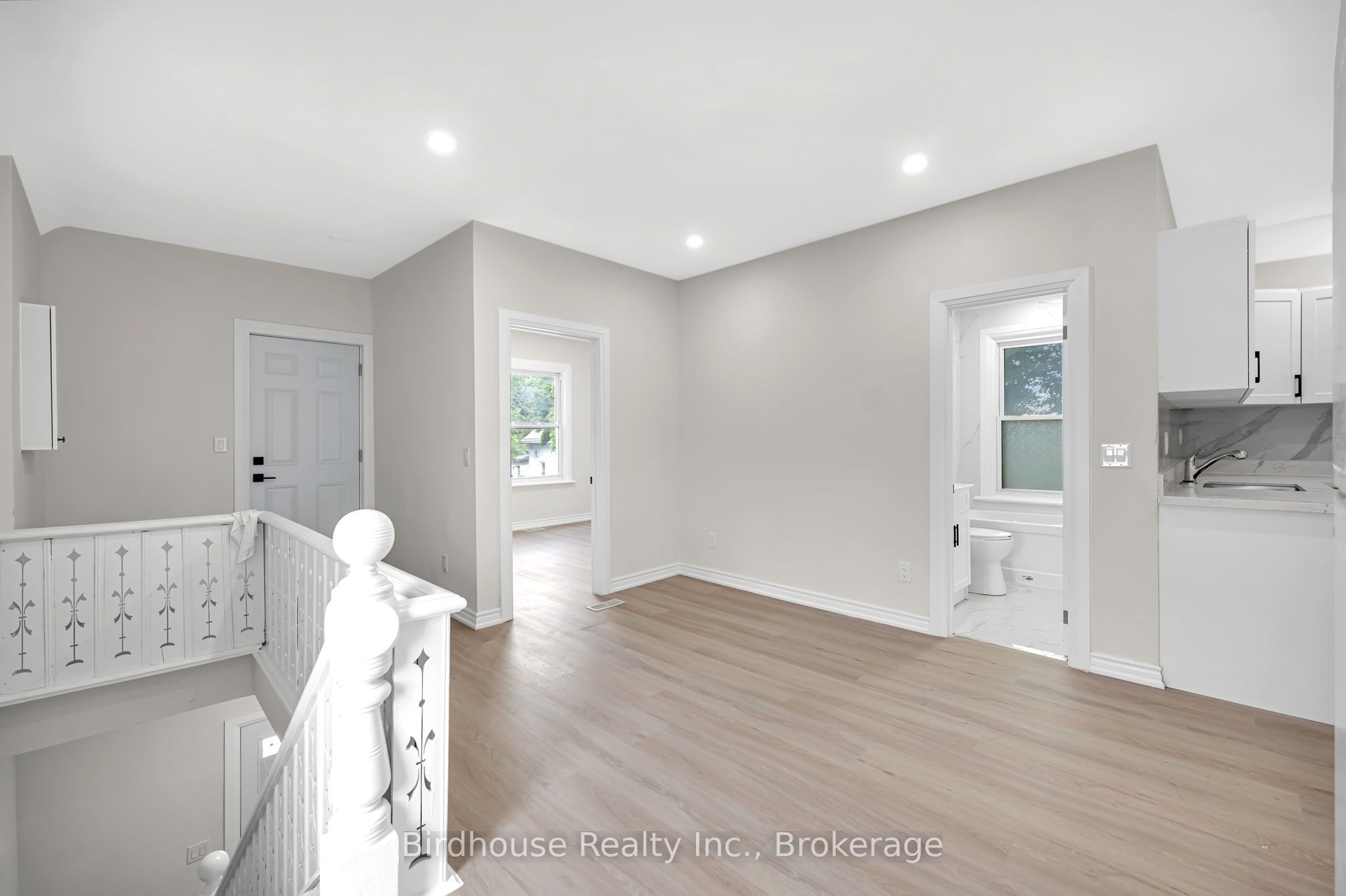 108 Lindsay Street S Unit#C, Kawartha Lakes, ON K9V 2M6 photo 5