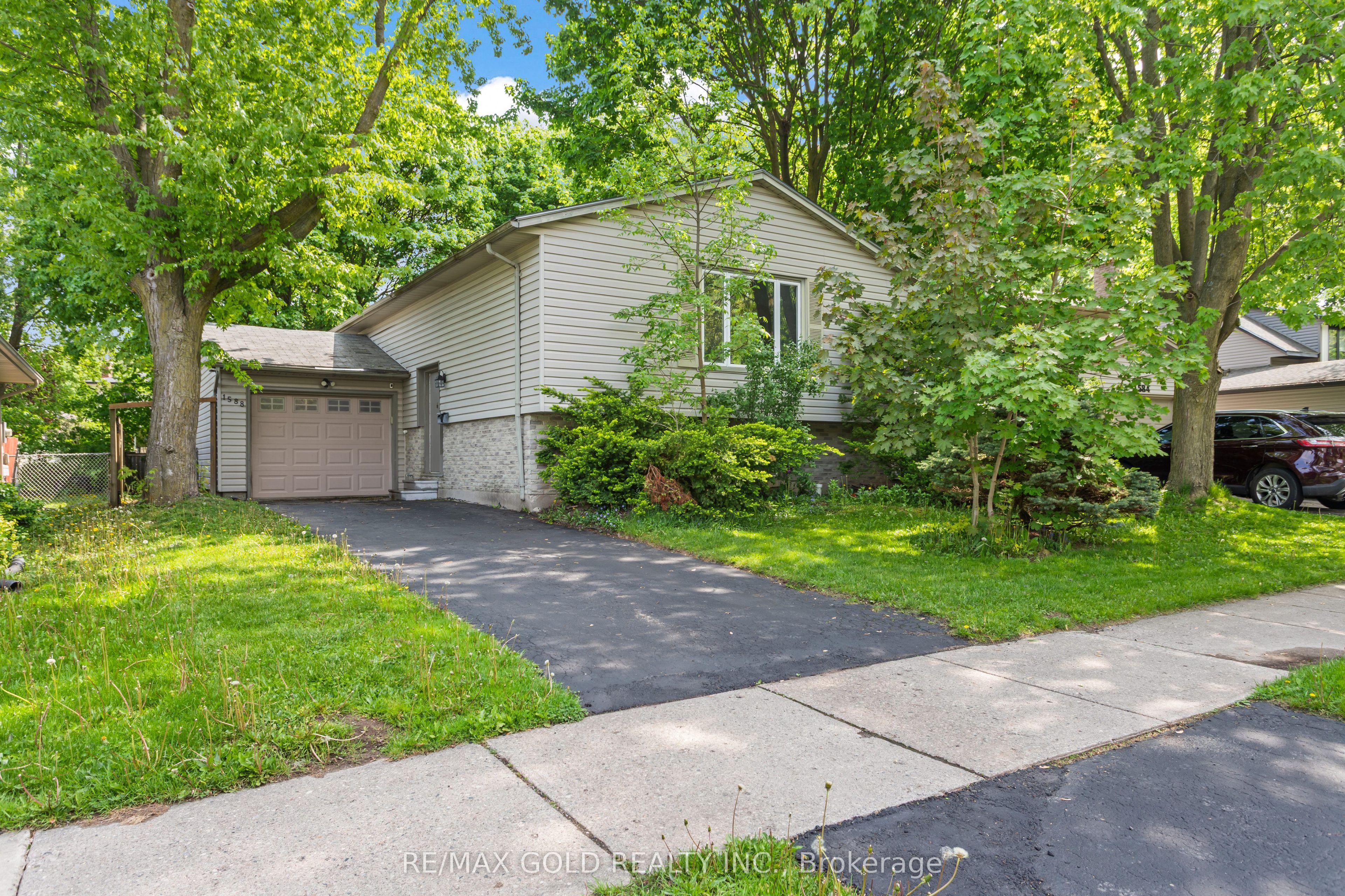 1588 Aldersbrook Road, London North, ON N6G 2Z3 photo 2