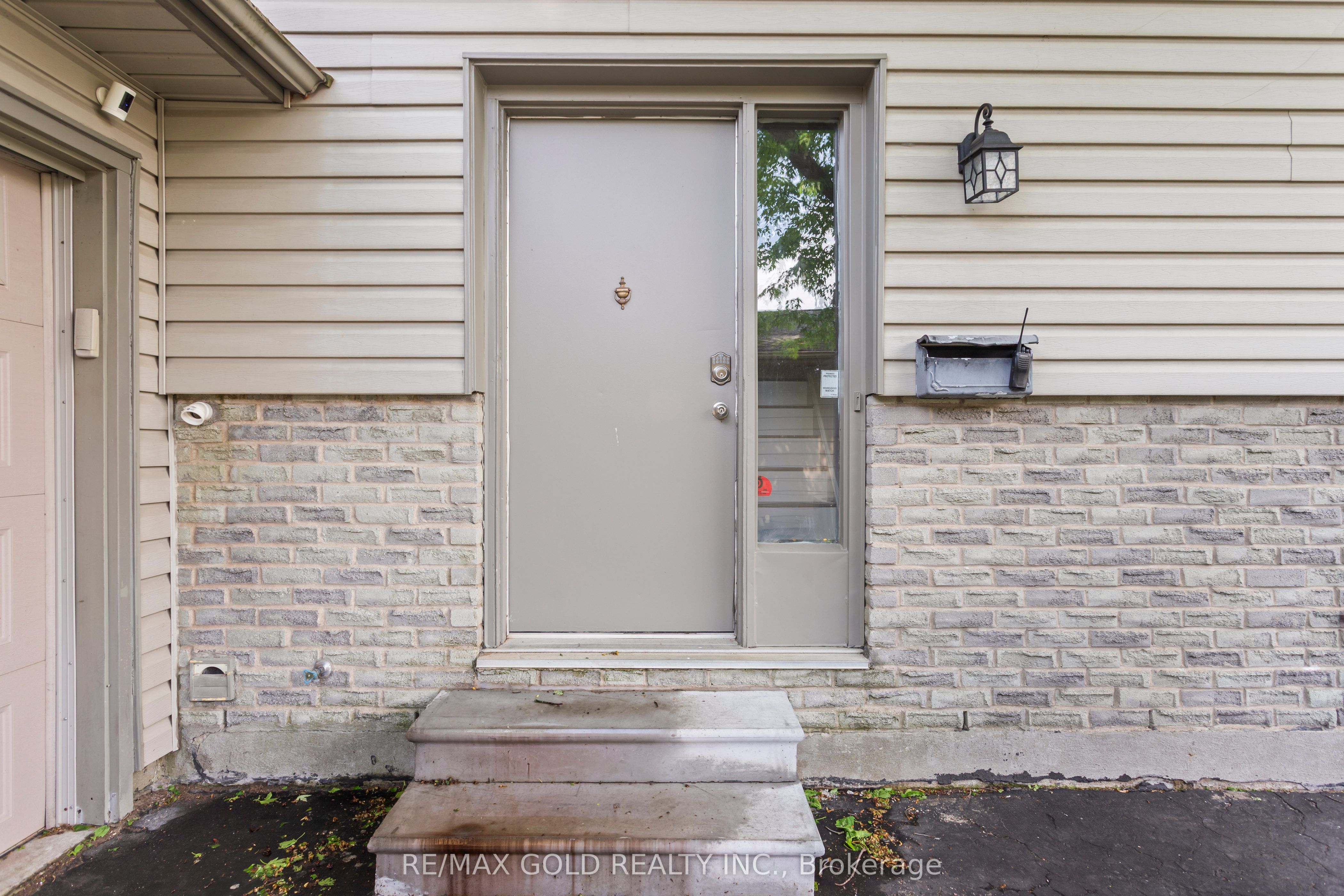 1588 Aldersbrook Road, London North, ON N6G 2Z3 photo 4