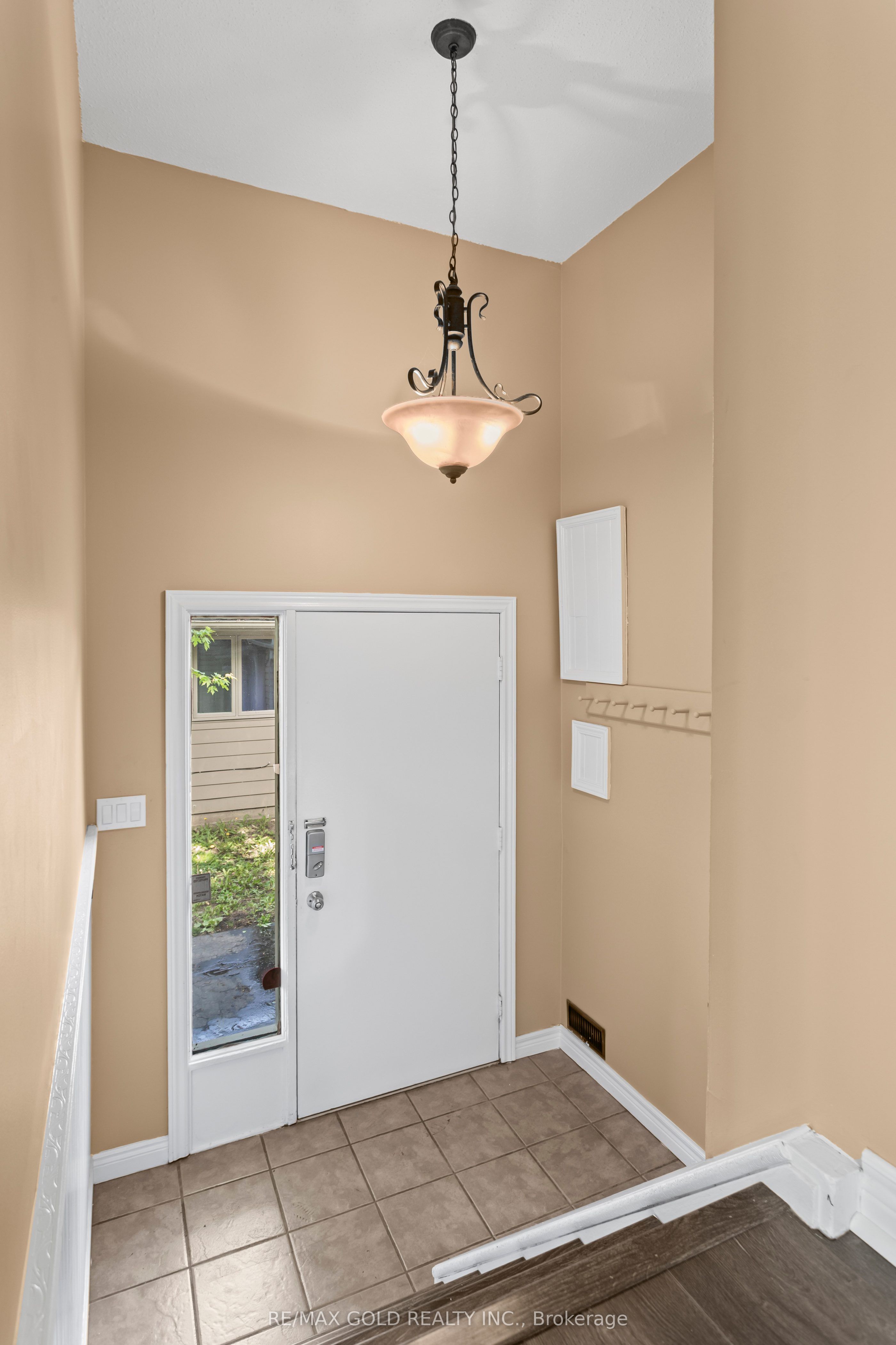 1588 Aldersbrook Road, London North, ON N6G 2Z3 photo 5