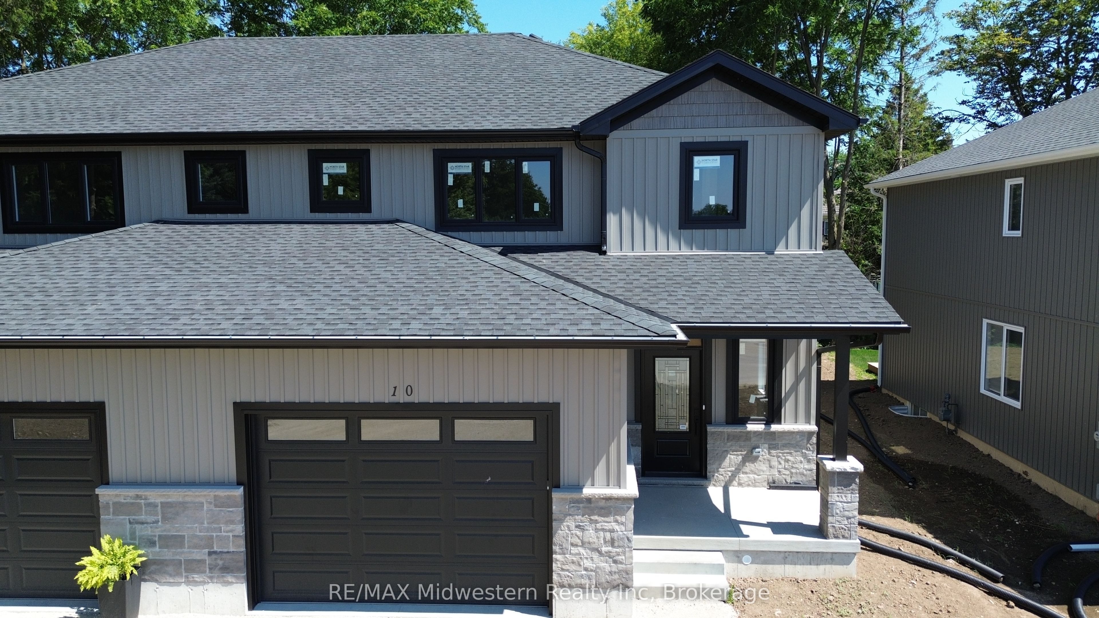 10 Roberts Street, Huron East, ON N0K 1W0 photo 2