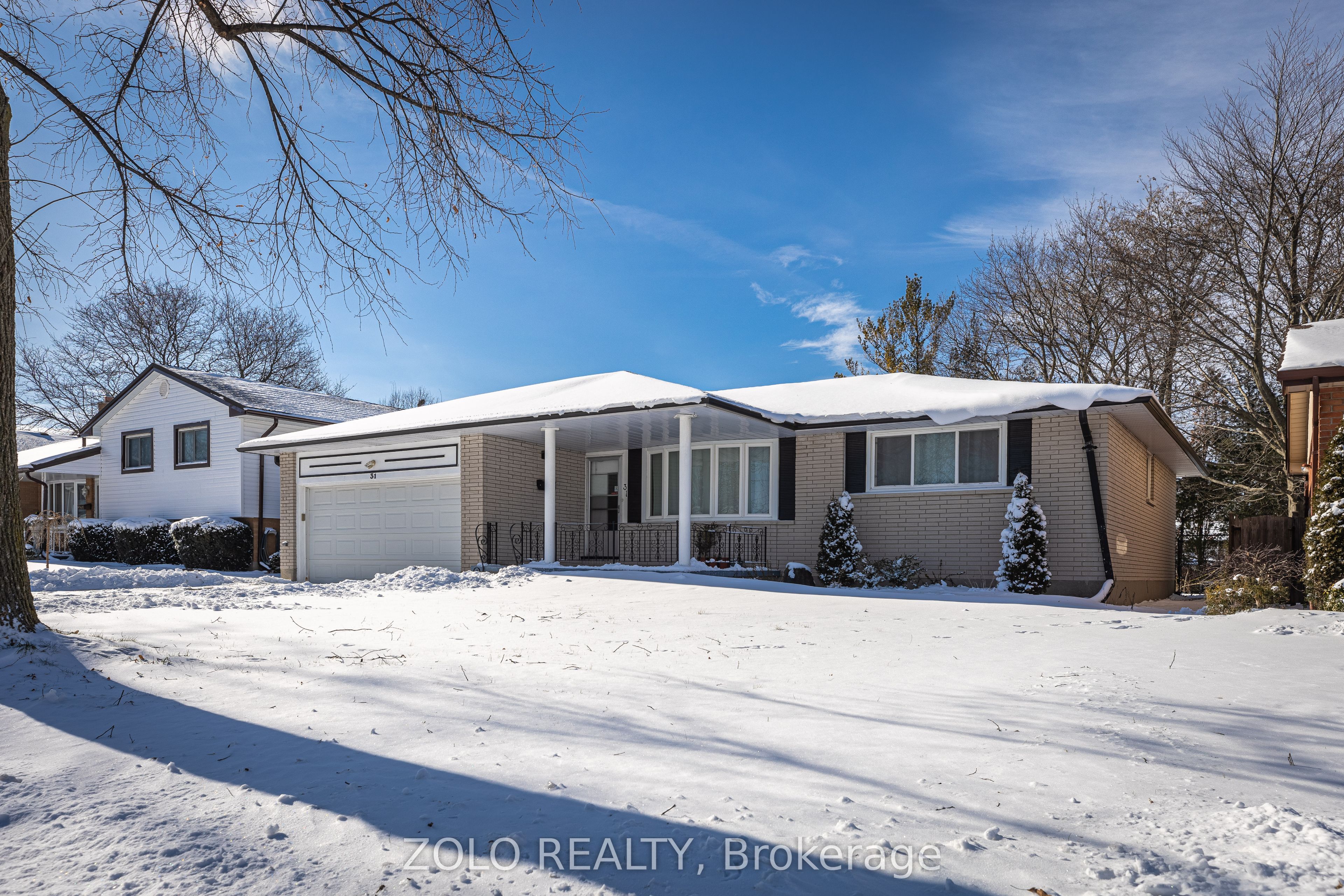 31 Applewood Lane, London South, ON N6J 3P9
