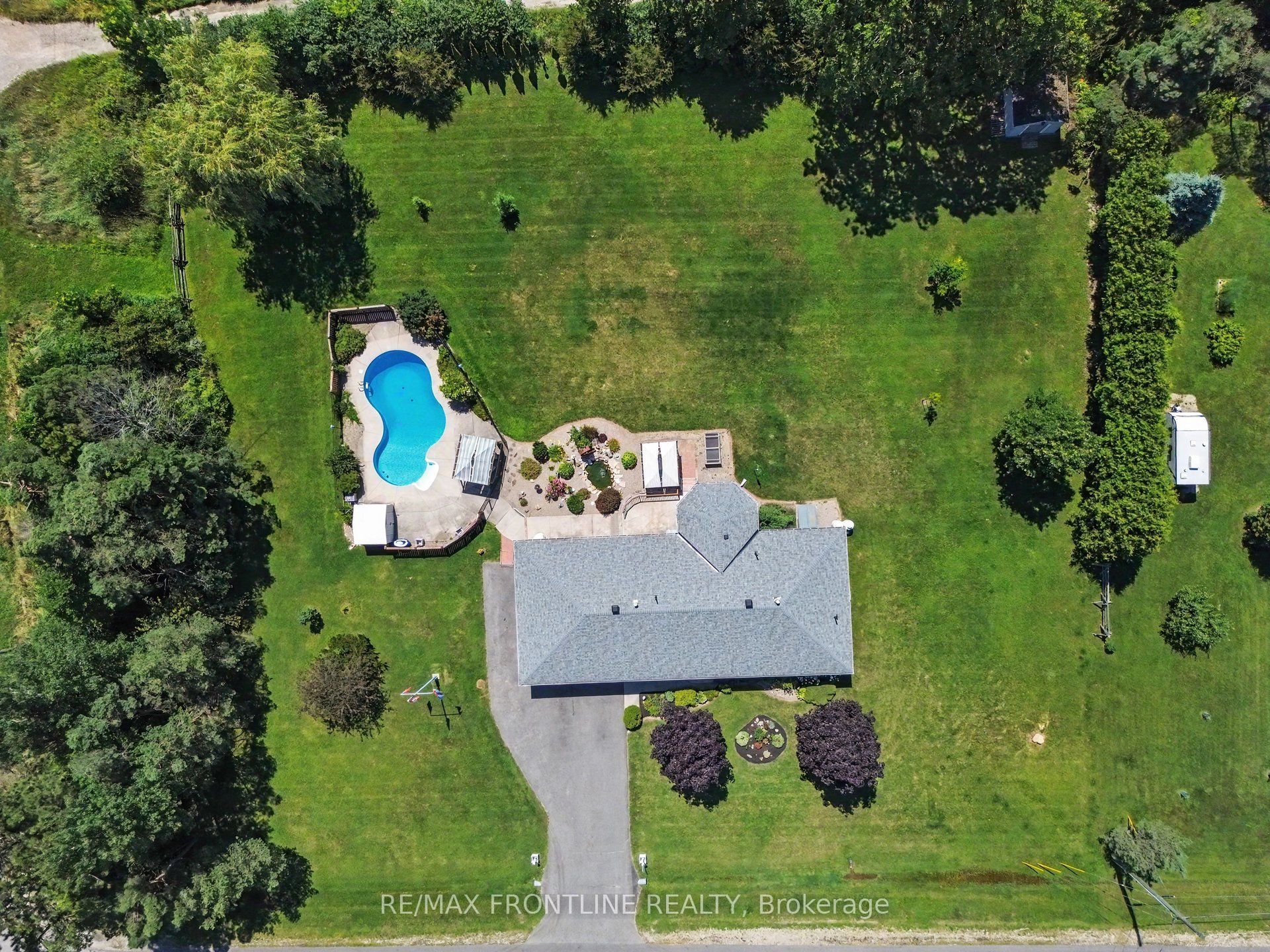 256 Orchard Crescent, Tay Valley, ON K7H 0C6 photo 2