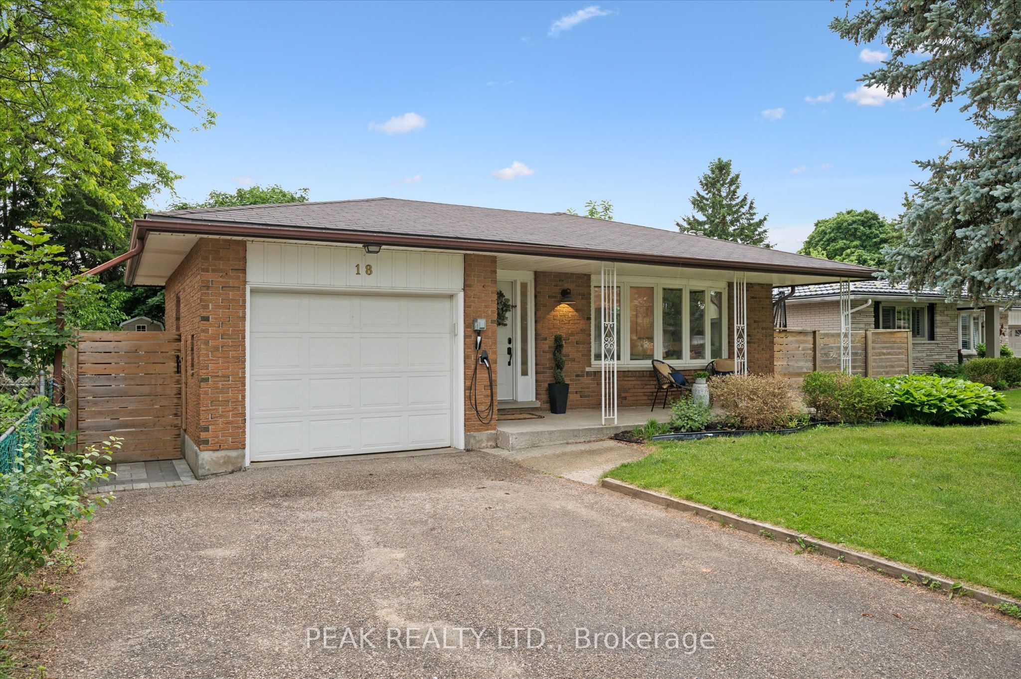 18 Jasper Court, Kitchener, ON N2E 1C6 photo 3