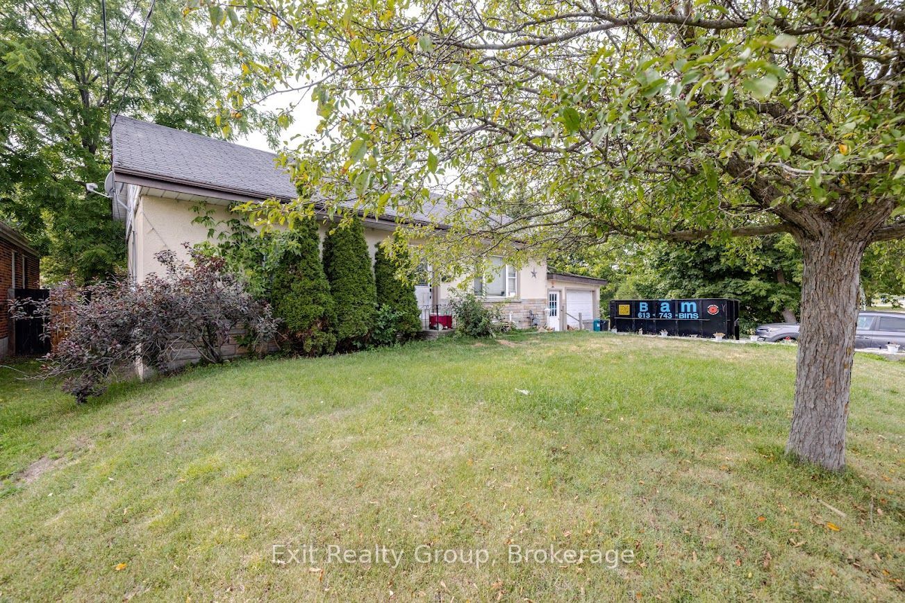 52 North Park Street, Belleville, ON K8P 2Y5 photo 3