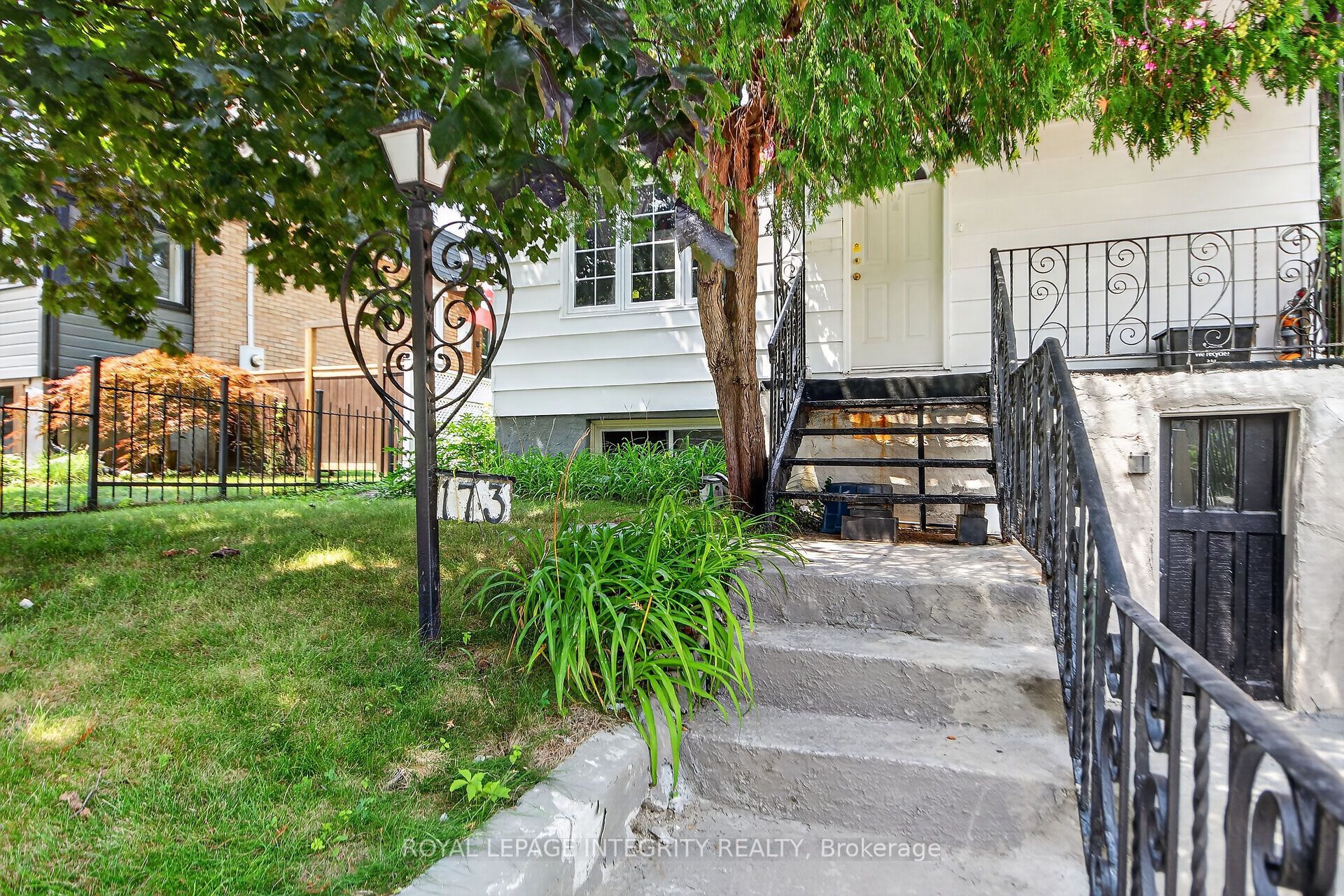 173 Genest Street, Vanier and Kingsview Park, ON K1L 7Y8 photo 3