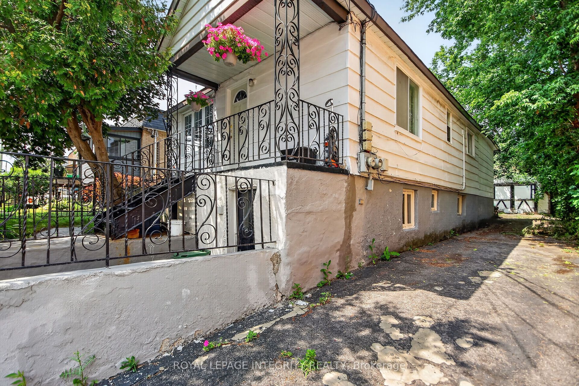 173 Genest Street, Vanier and Kingsview Park, ON K1L 7Y8 photo 4