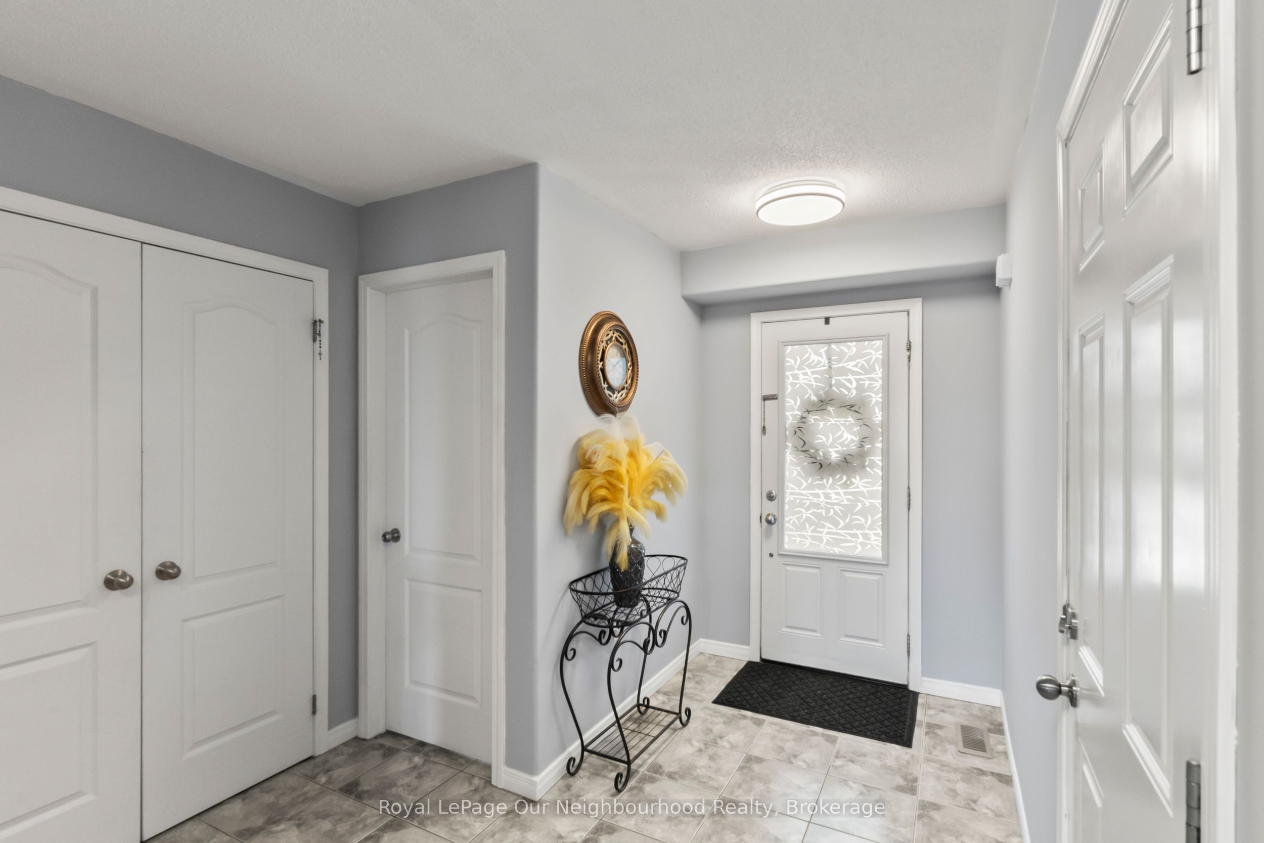 270 Louden Terrace, Peterborough, ON K9J 0C3 photo 2
