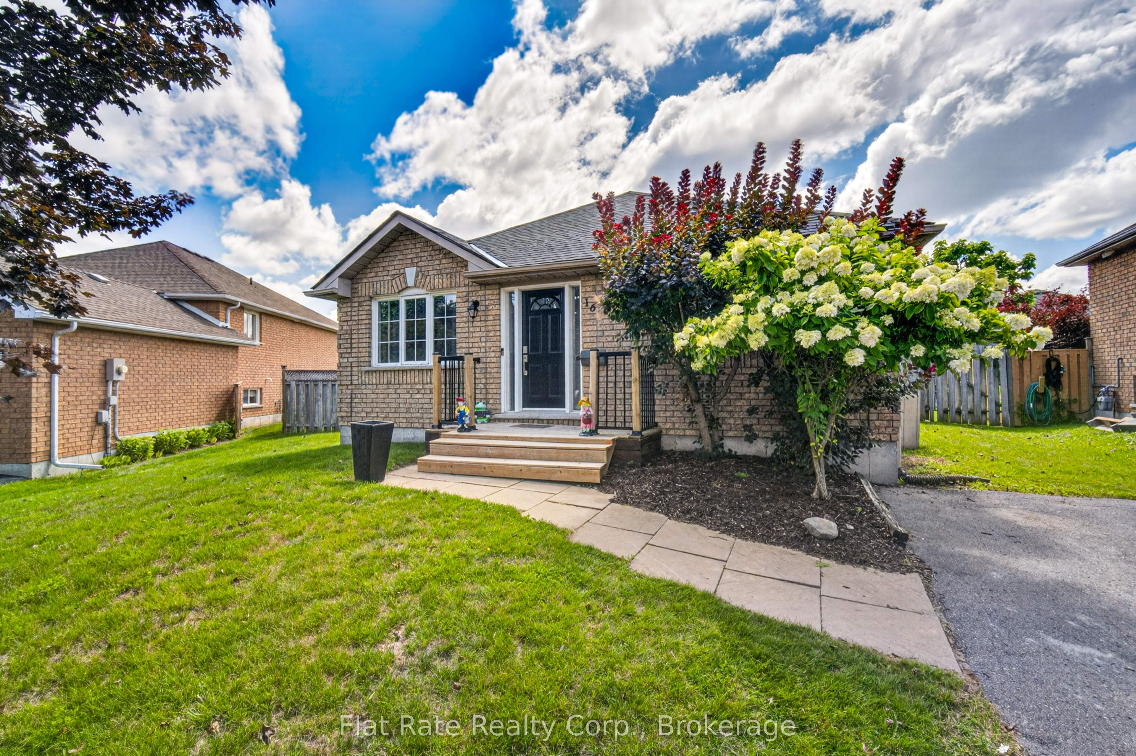 16 Ferguson Place, Peterborough, ON K9H 7M9 photo 2