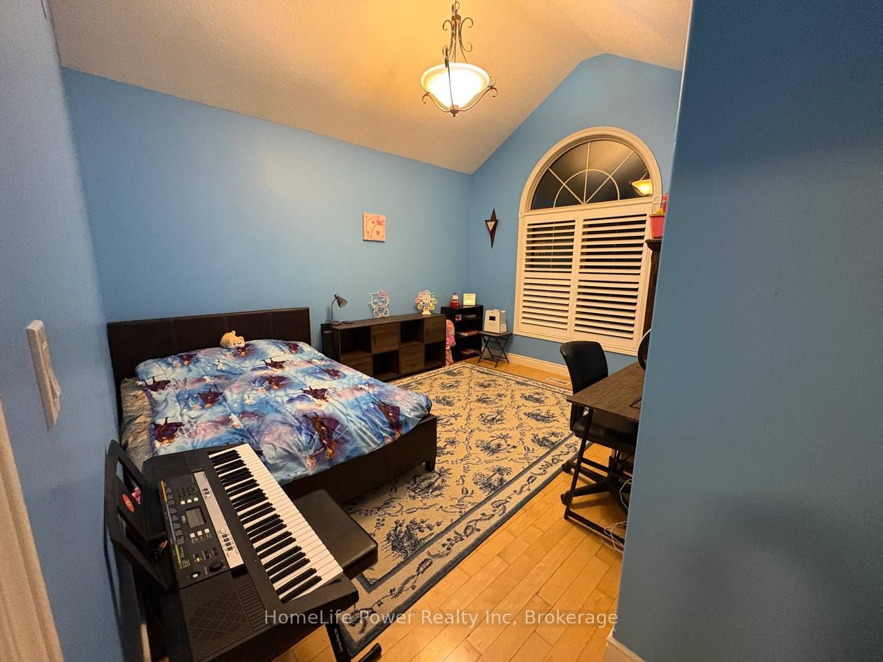 228 The Lions Gate, Waterloo, ON N2L 6M5