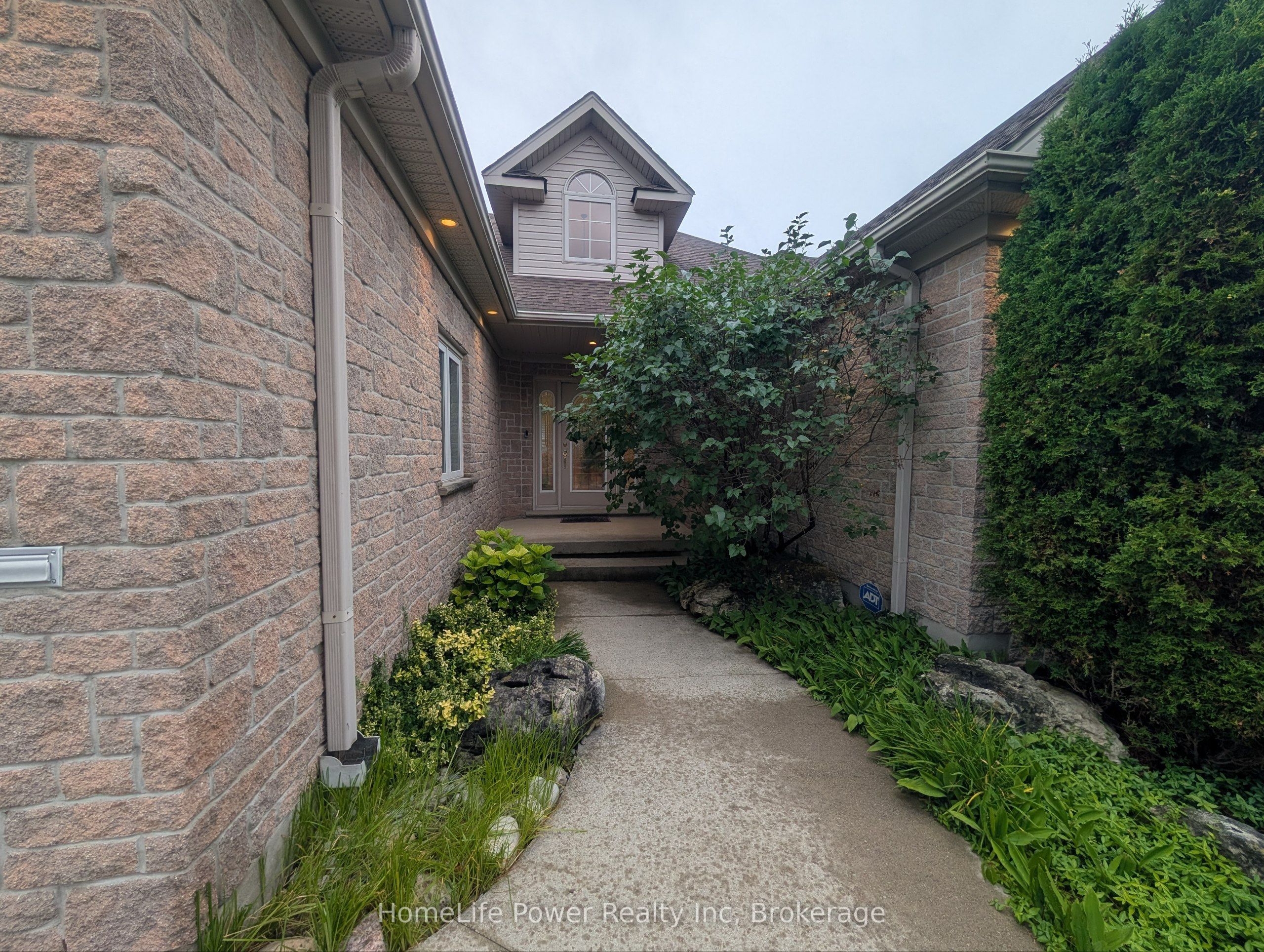 228 The Lions Gate, Waterloo, ON N2L 6M5 photo 5