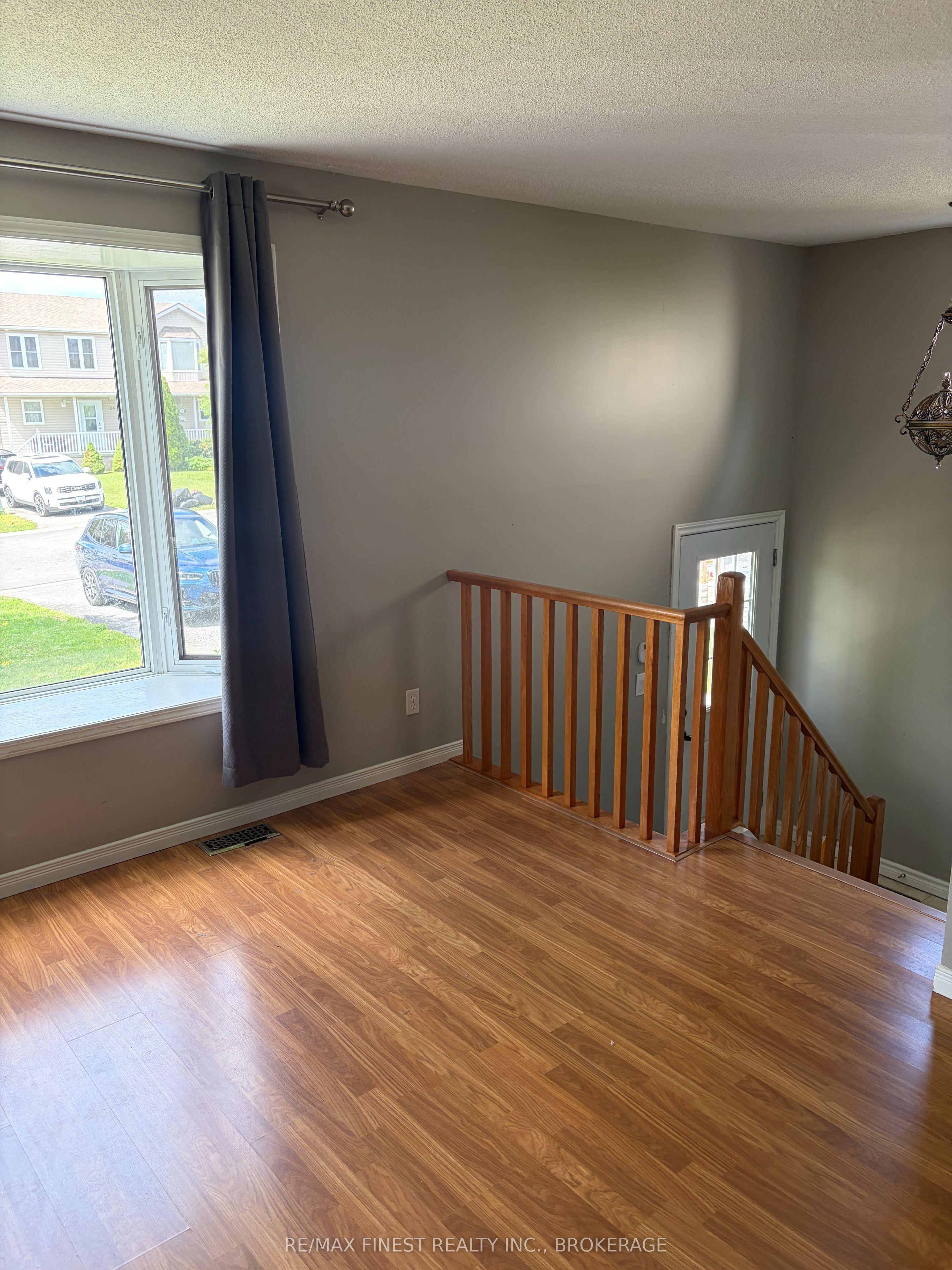 25 Clifford Street, Loyalist, ON K7N 1Y6 photo 3