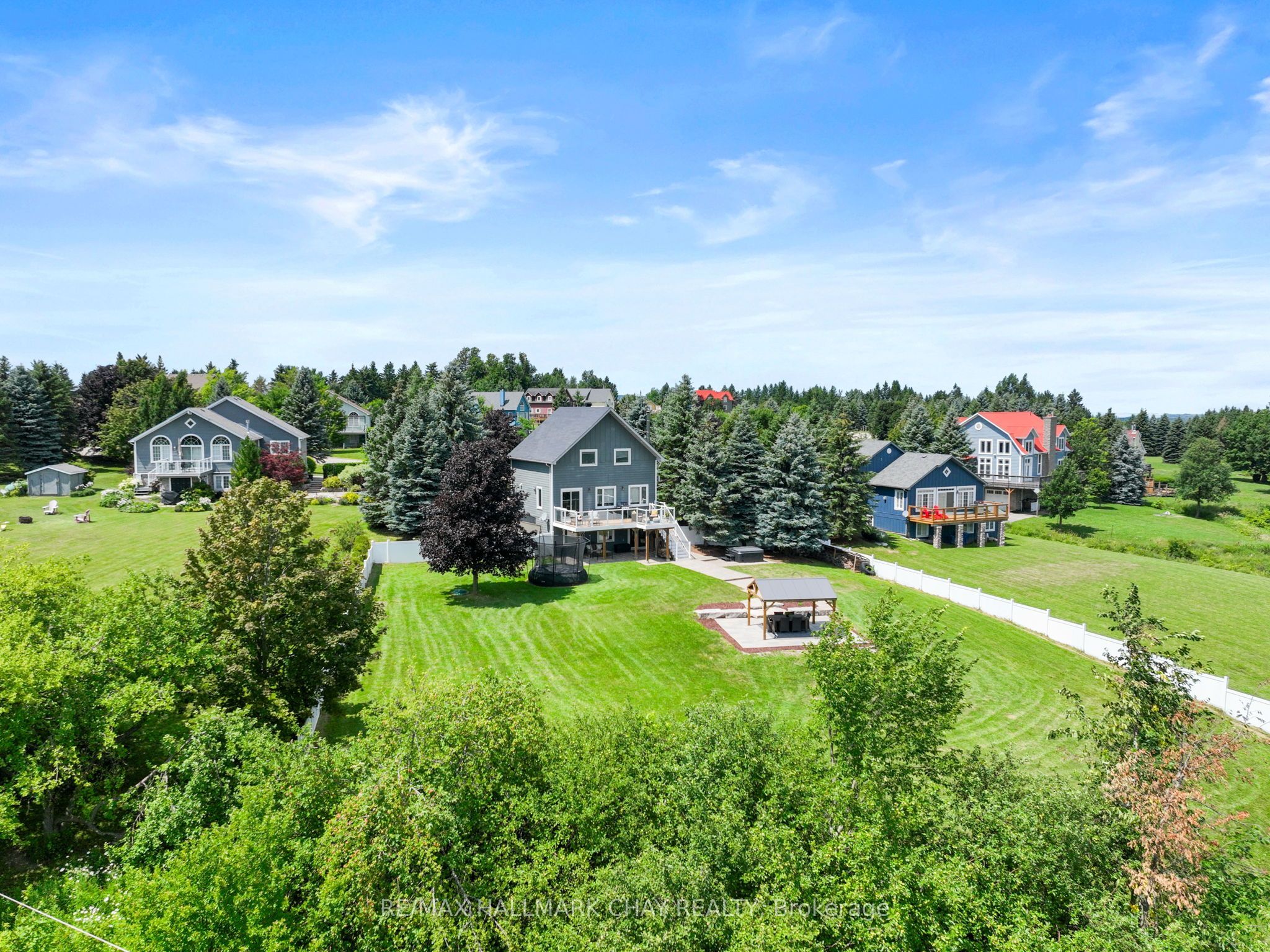 8 Lloyd's Traverse Crescent, Mulmur, ON L9V 3H6 photo 2