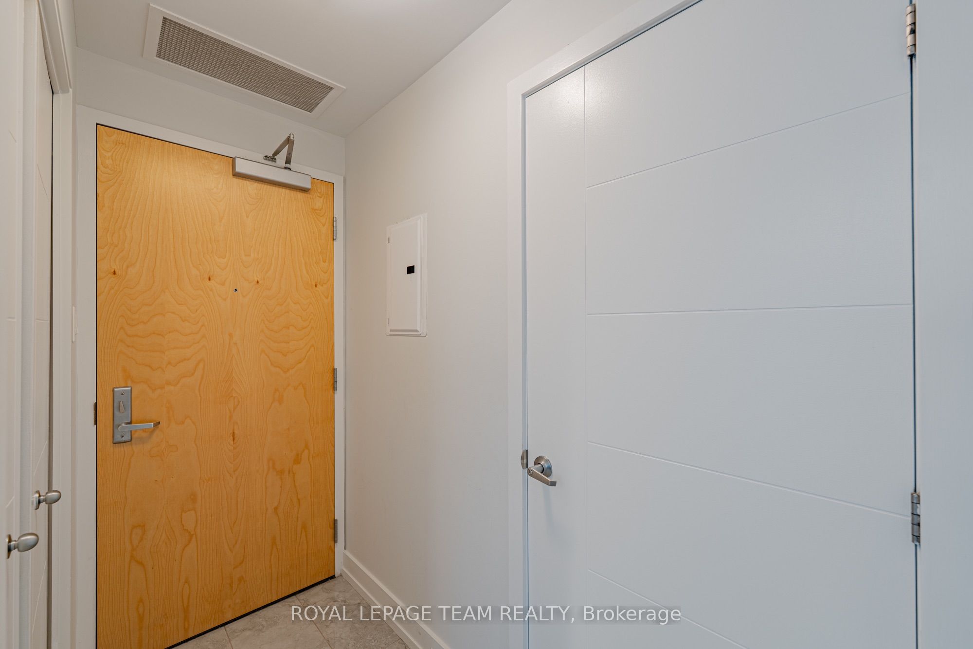 179 Metcalfe Street 2302, Ottawa Centre, ON K2P 0W1 photo 3