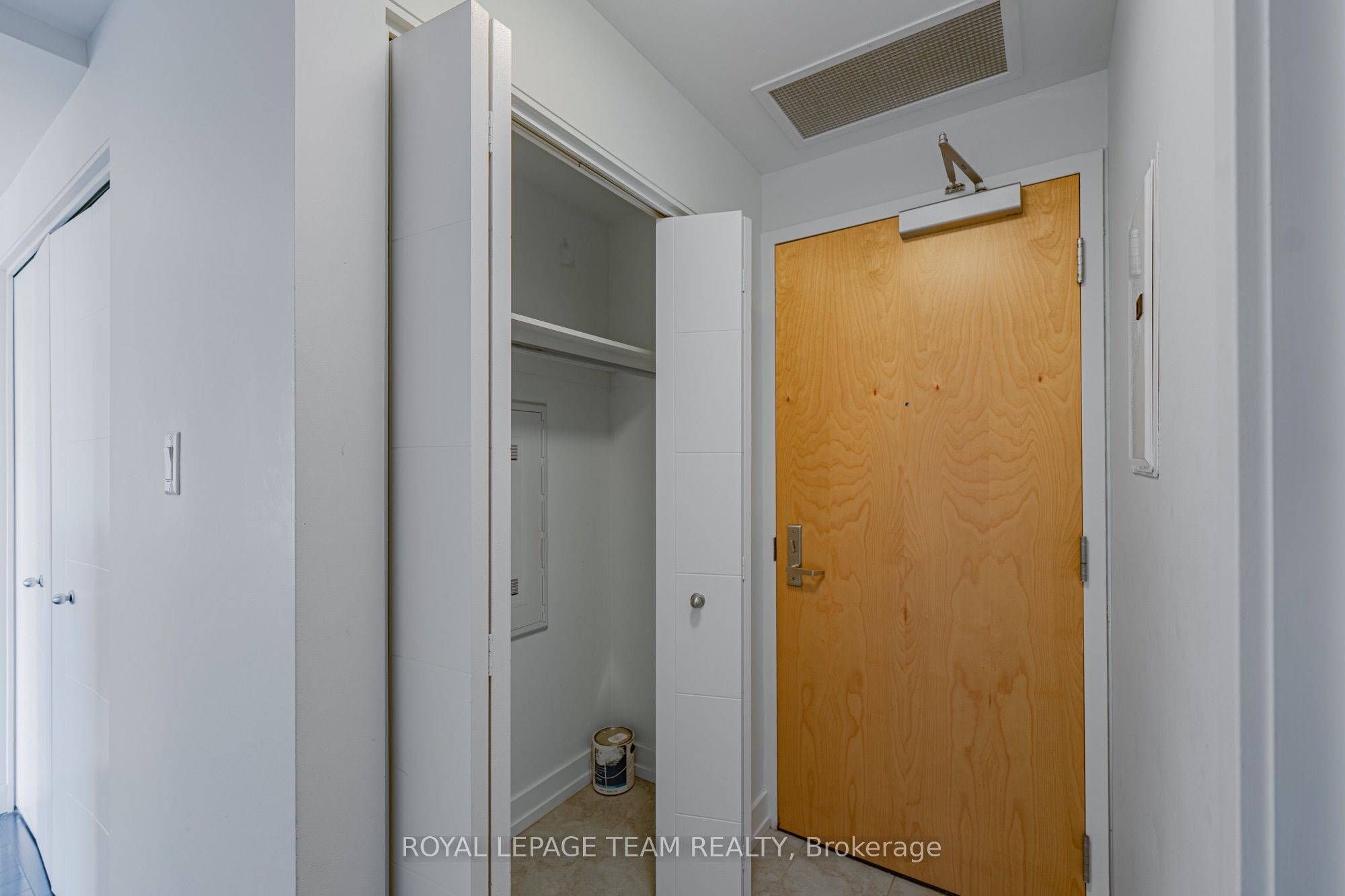179 Metcalfe Street 2302, Ottawa Centre, ON K2P 0W1 photo 4