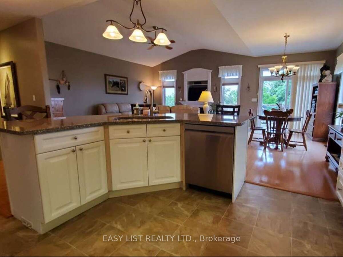 305 O'connor Court, Cobourg, ON K9A 5X5 photo 3