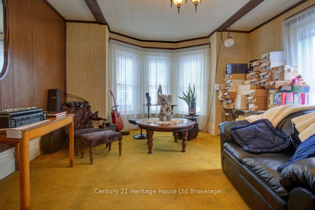 242 Wonham Street S, Ingersoll, ON N5C 2Z6 photo 4