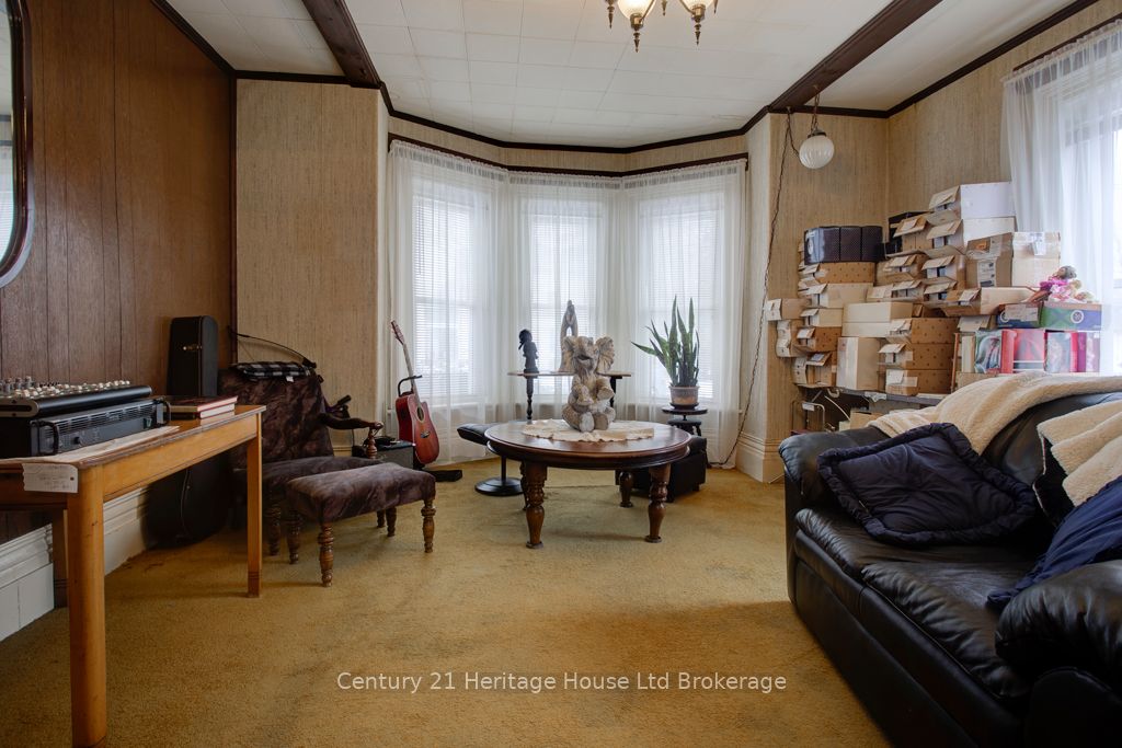 242 Wonham Street S, Ingersoll, ON N5C 2Z6 photo 5