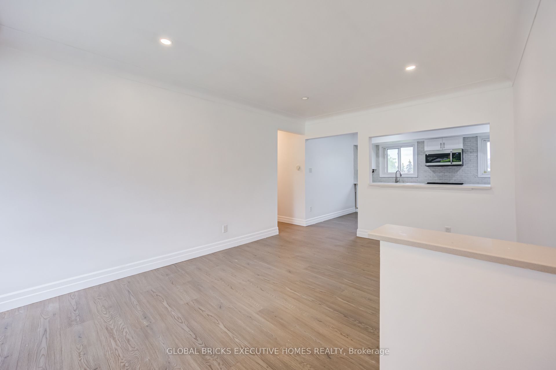 100 Lauris Avenue, Cambridge, ON N1R 5L4 photo 2