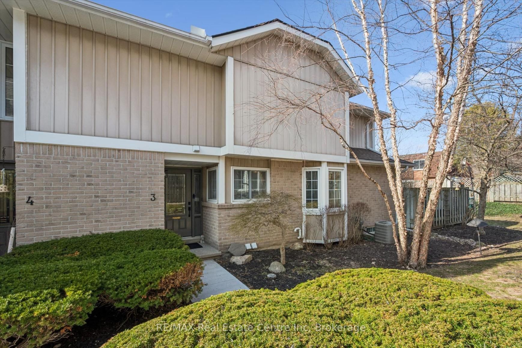 106 WOODLAWN Road E 3, Guelph, ON N1E 1B7 photo 3