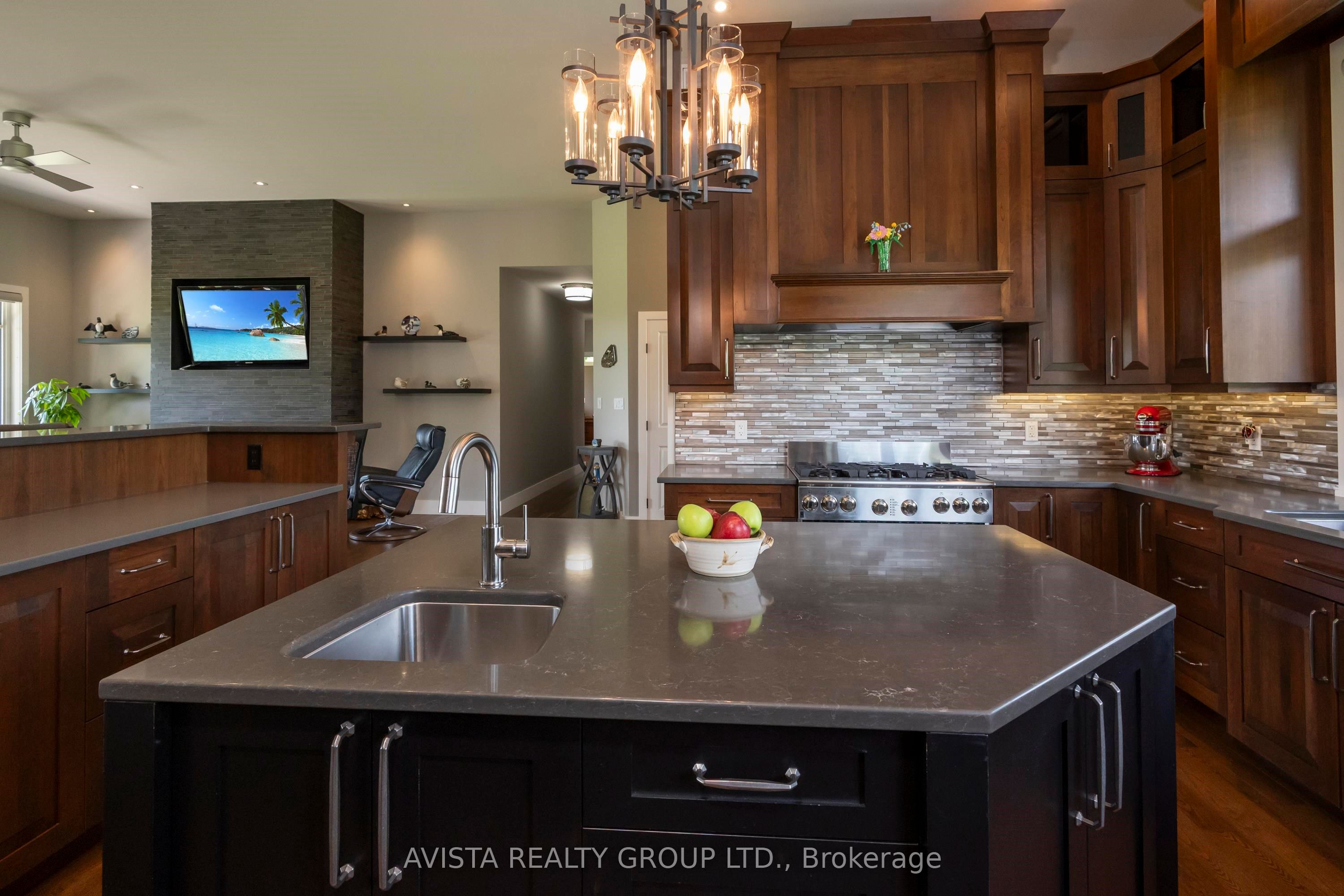 2422 Broadway Ave, Thunder Bay, ON P7K 1K7 photo 4