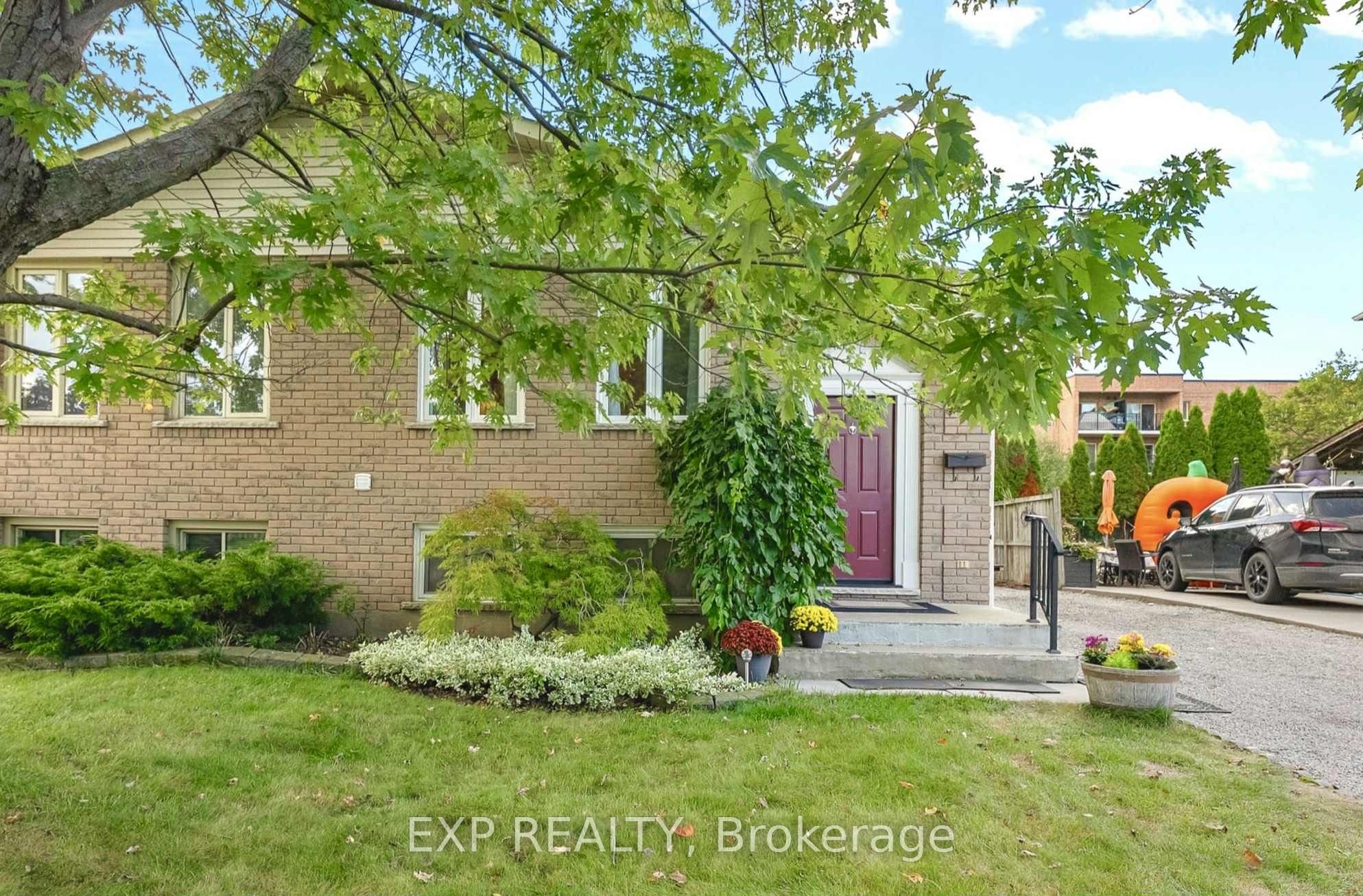 36 Vintage Crescent, St. Catharines, ON L2S 3C6 photo 2
