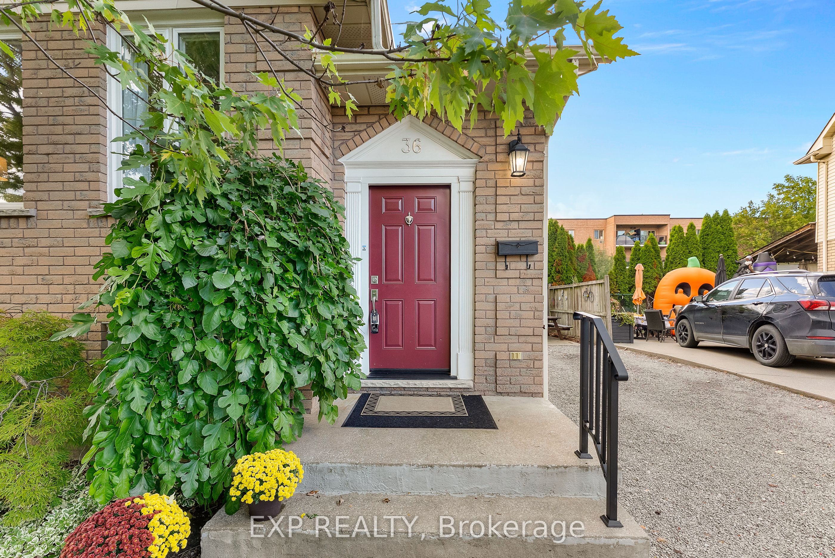 36 Vintage Crescent, St. Catharines, ON L2S 3C6 photo 3