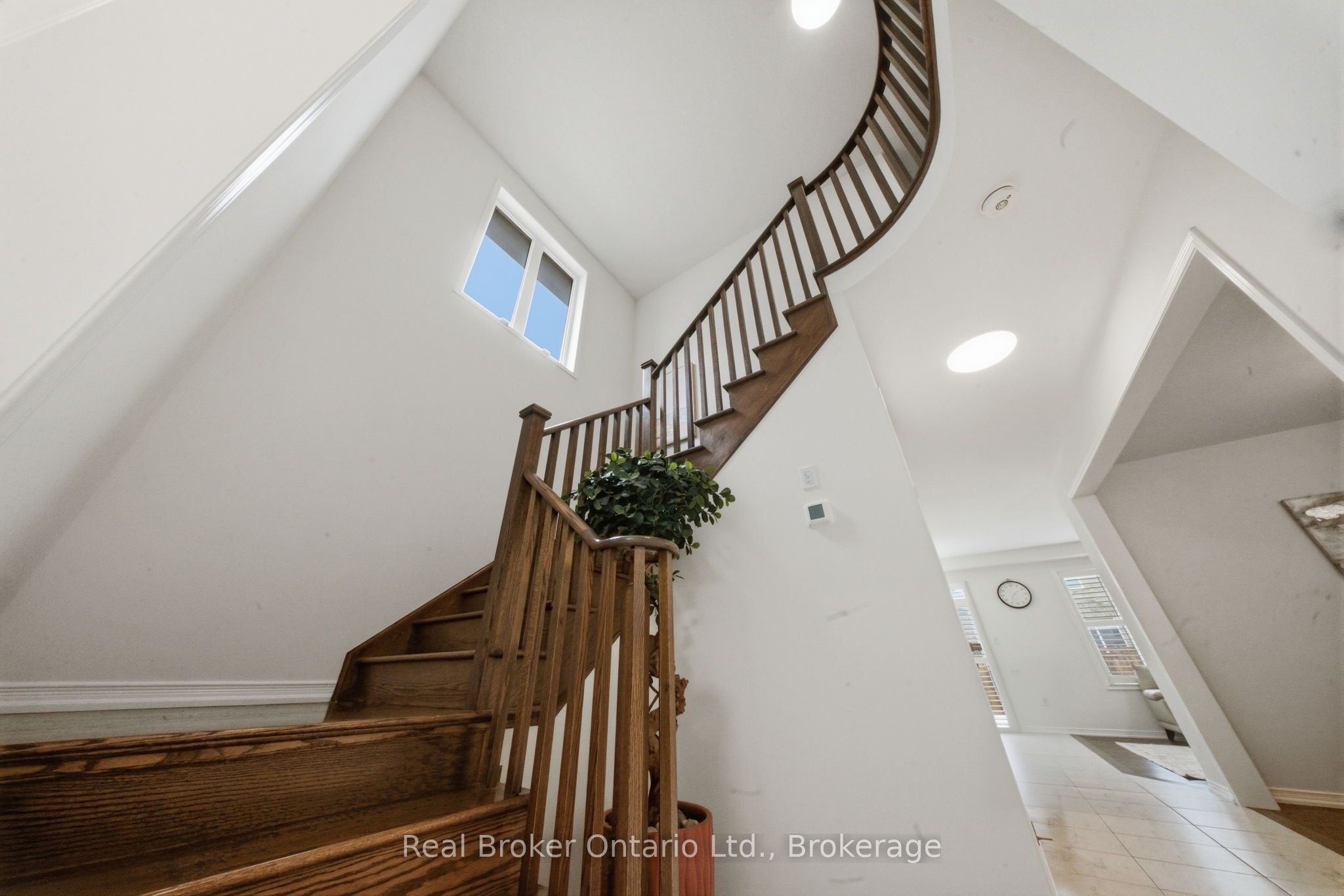 109 Longboat Run, Brantford, ON N3T 0R8 photo 4