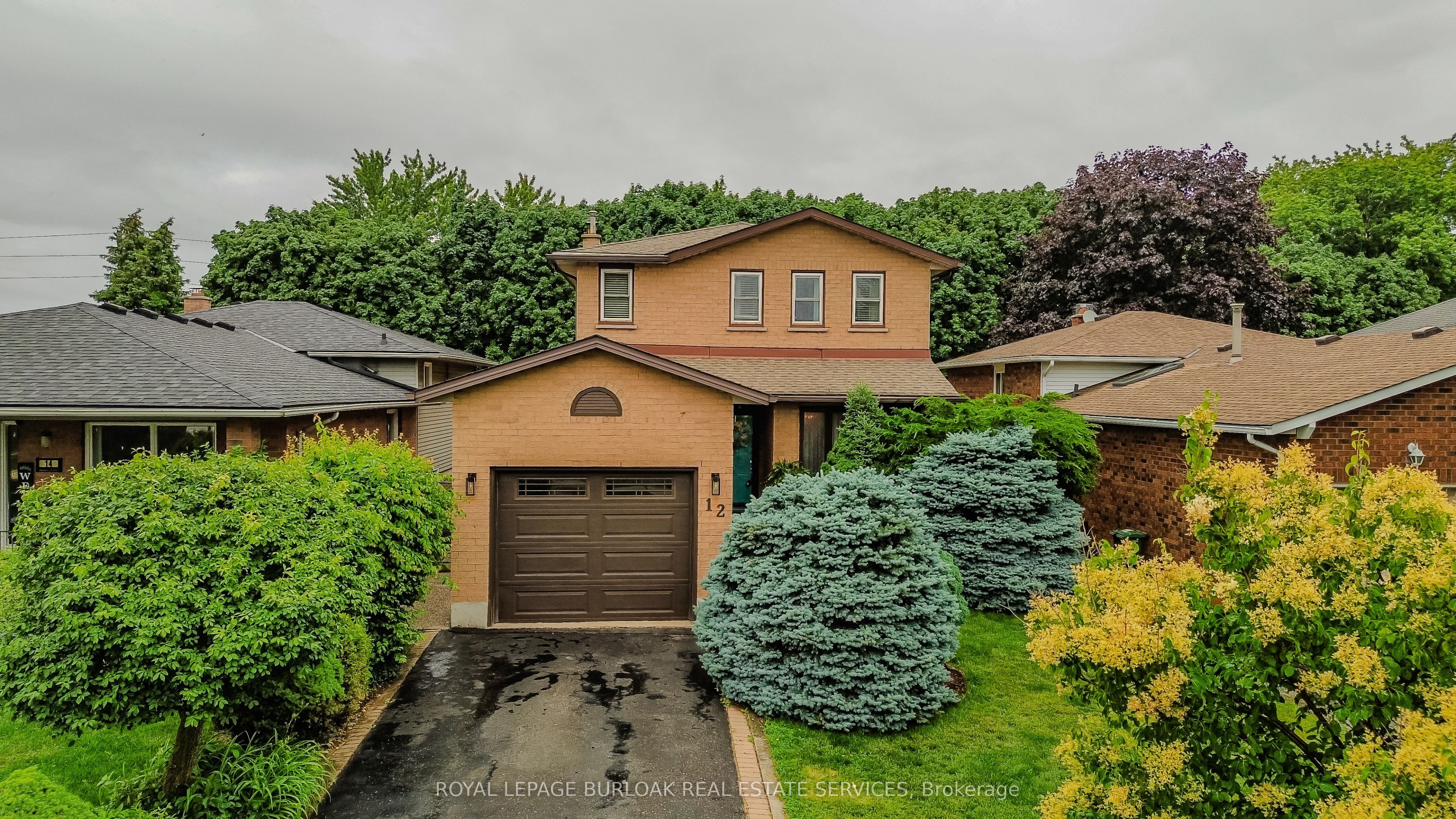 12 Branthaven Drive, Hamilton, ON L8J 2L9