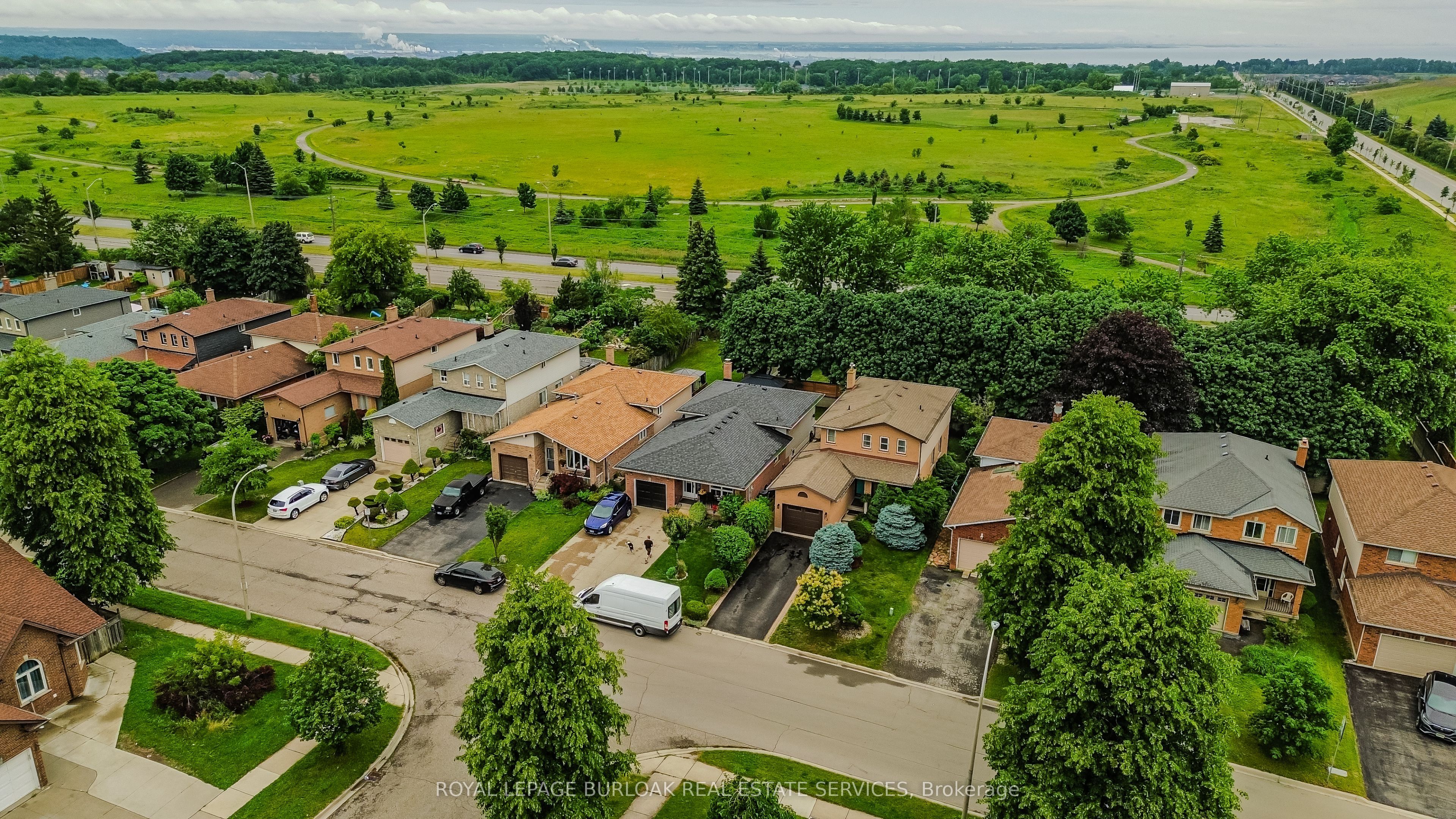 12 Branthaven Drive, Hamilton, ON L8J 2L9 photo 3