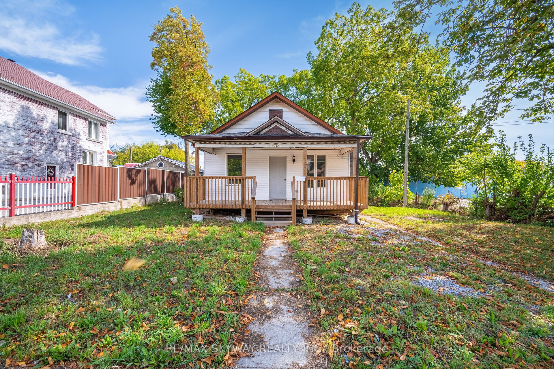 4754 First Avenue, Niagara Falls, ON L2E 2C4