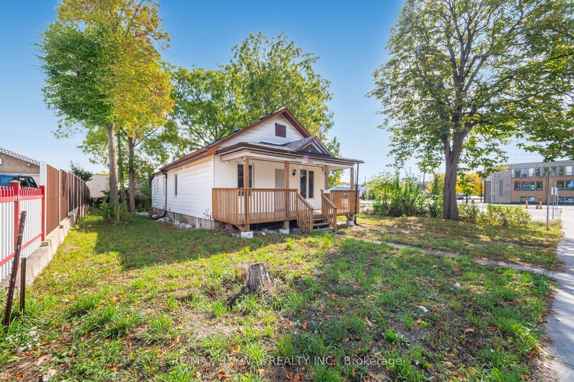 4754 First Avenue, Niagara Falls, ON L2E 2C4 photo 3