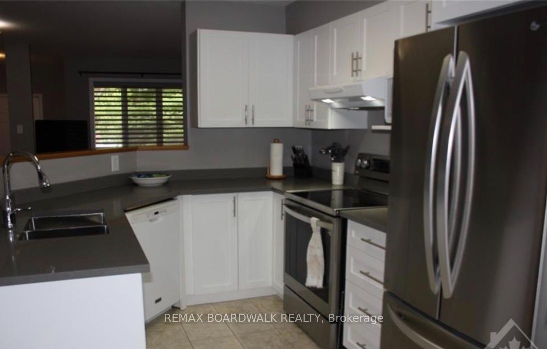 509 LAWLER Crescent, Orleans - Cumberland and Area, ON K4A 3Y5 photo 3