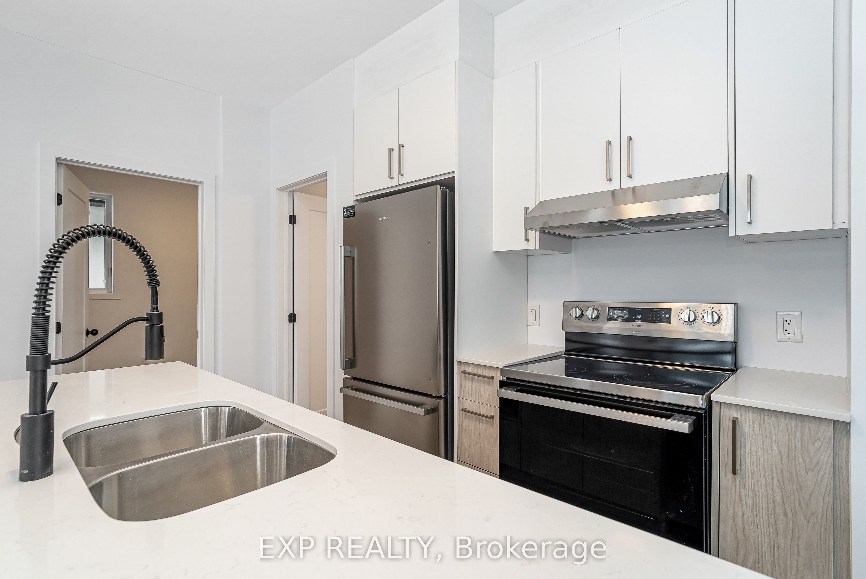 1377 Louis Lane B, Cyrville - Carson Grove - Pineview, ON K1B 3P2 photo 4