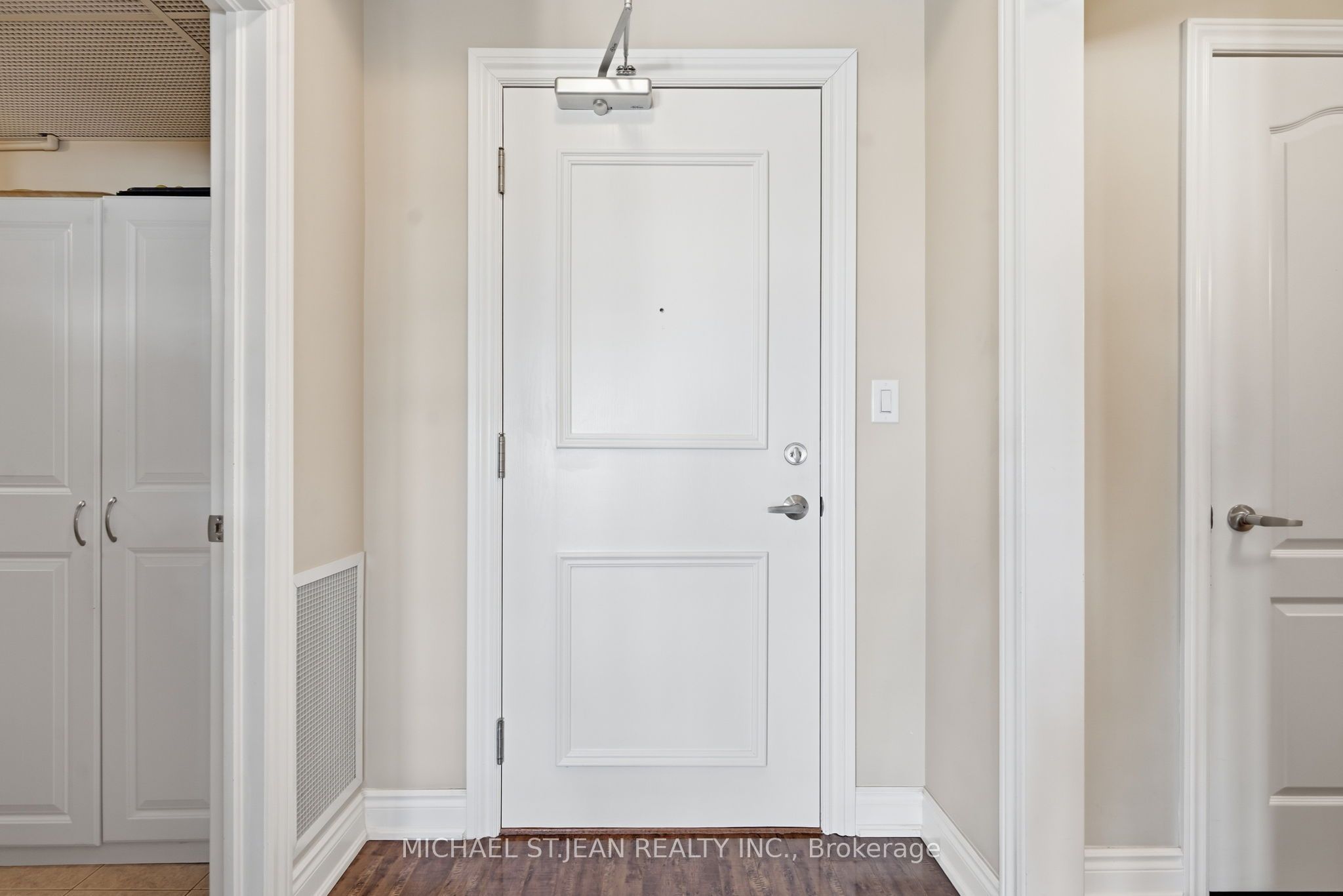 8111 Forest Glen Drive 521, Niagara Falls, ON L2H 2Y7 photo 5