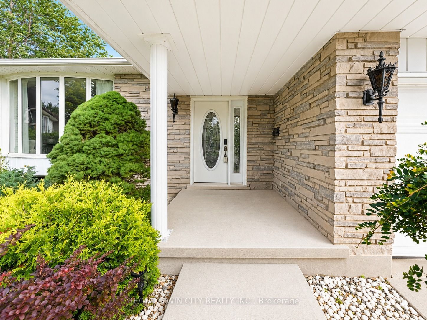 46 Lombardy Court, Kitchener, ON N2M 1W7 photo 3