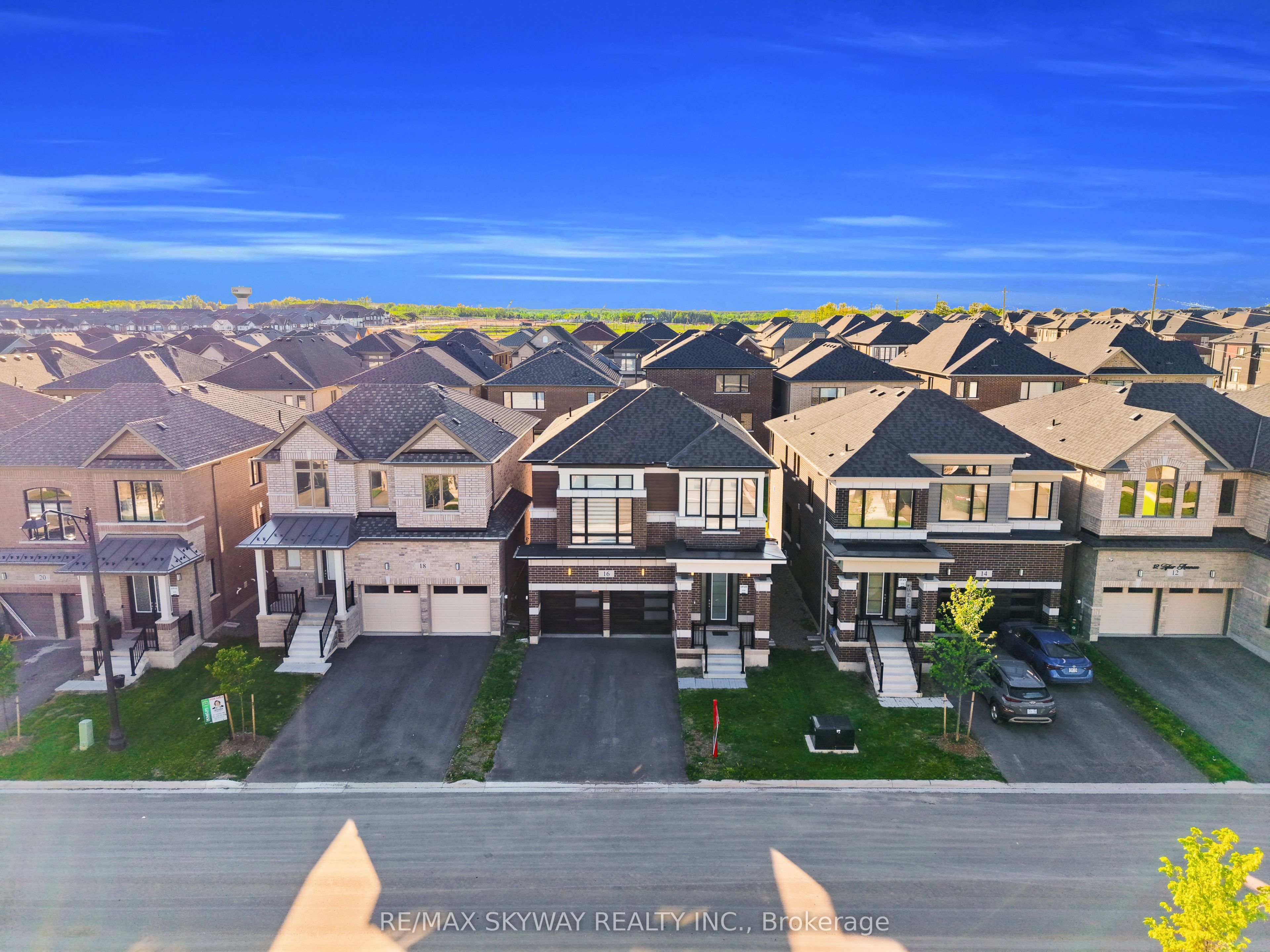 16 Tyler Avenue, Erin, ON N0B 1T0 photo 2