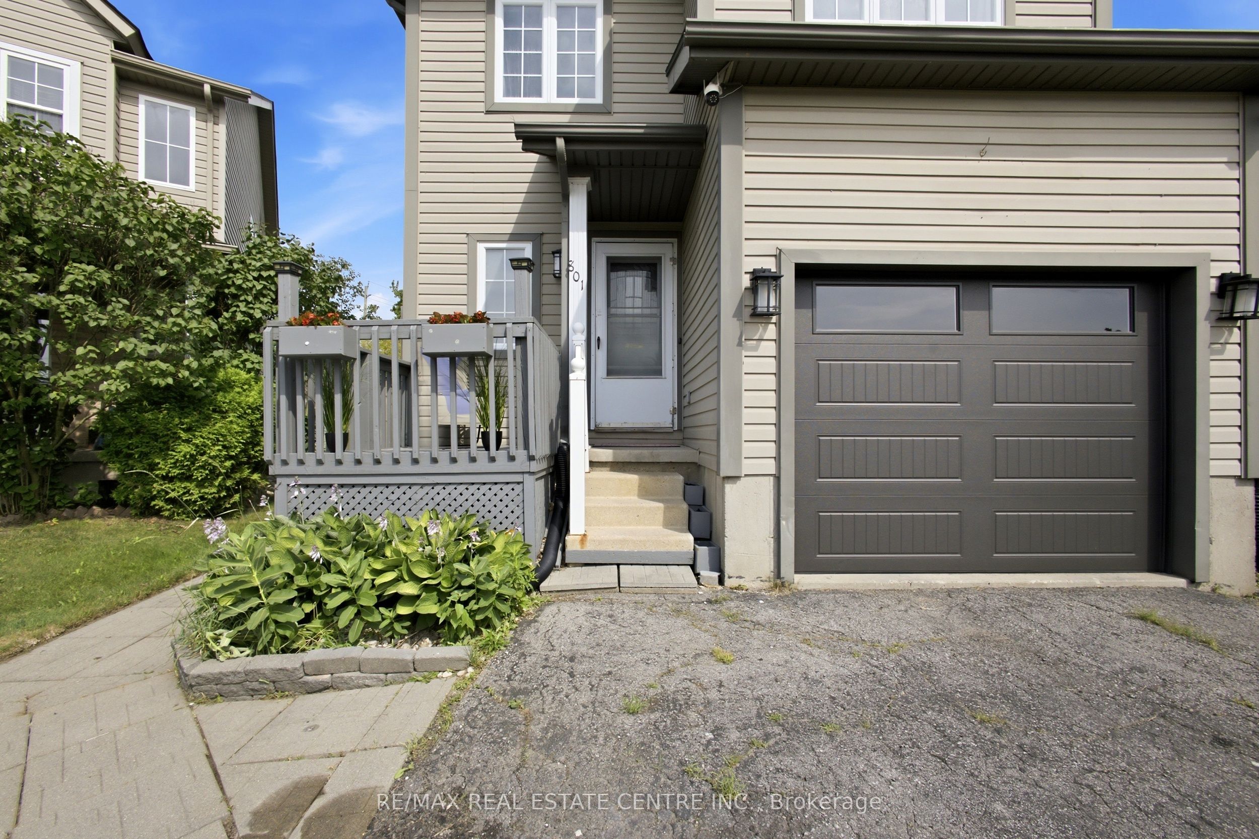 801 Hunters Gate Crescent, Woodstock, ON N4V 1G3 photo 4