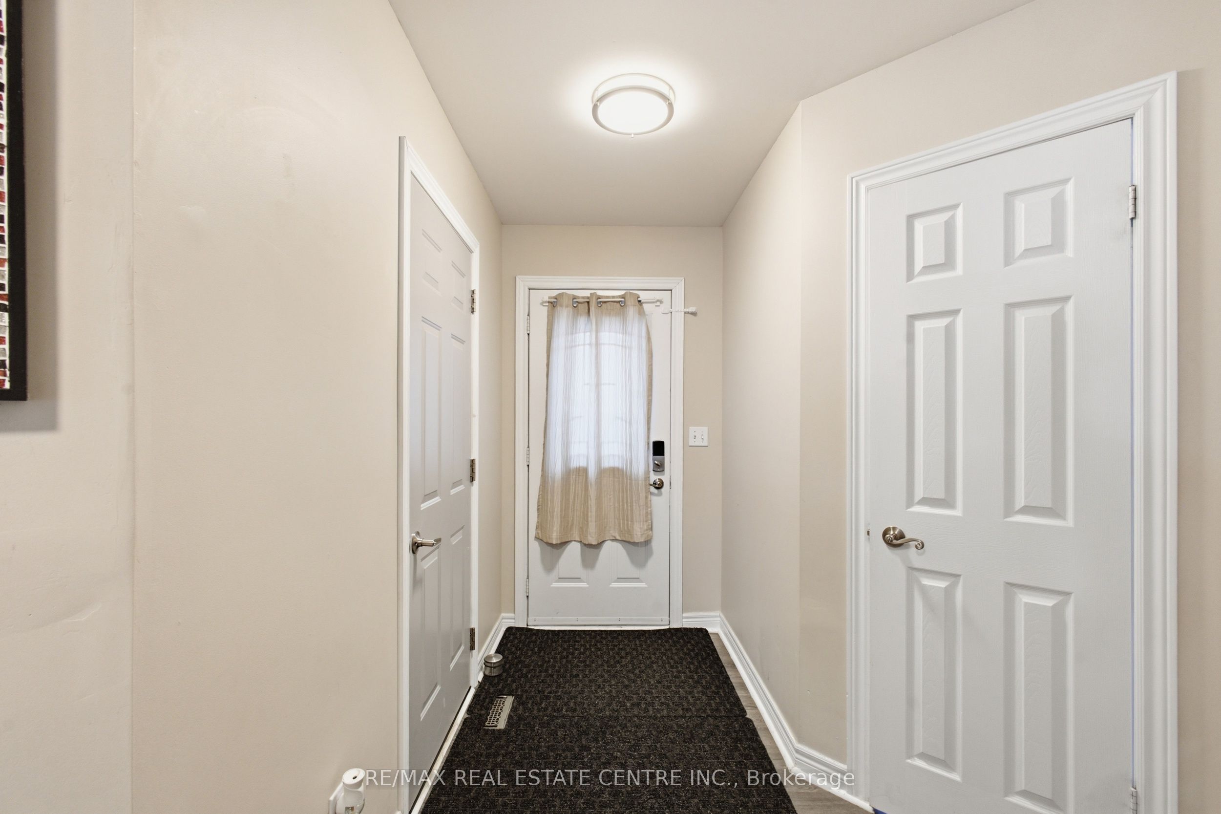 801 Hunters Gate Crescent, Woodstock, ON N4V 1G3 photo 5