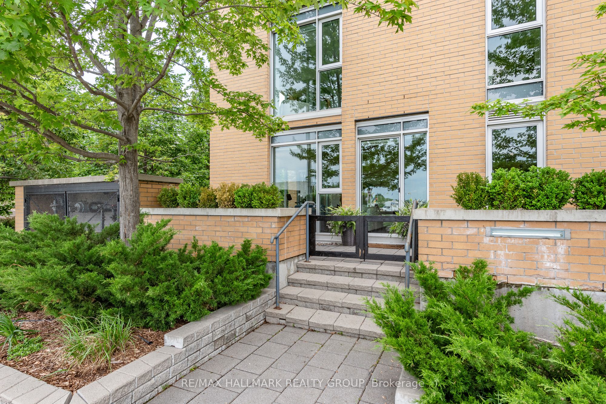 200 Lett Street 110, West Centre Town, ON K1R 0A7