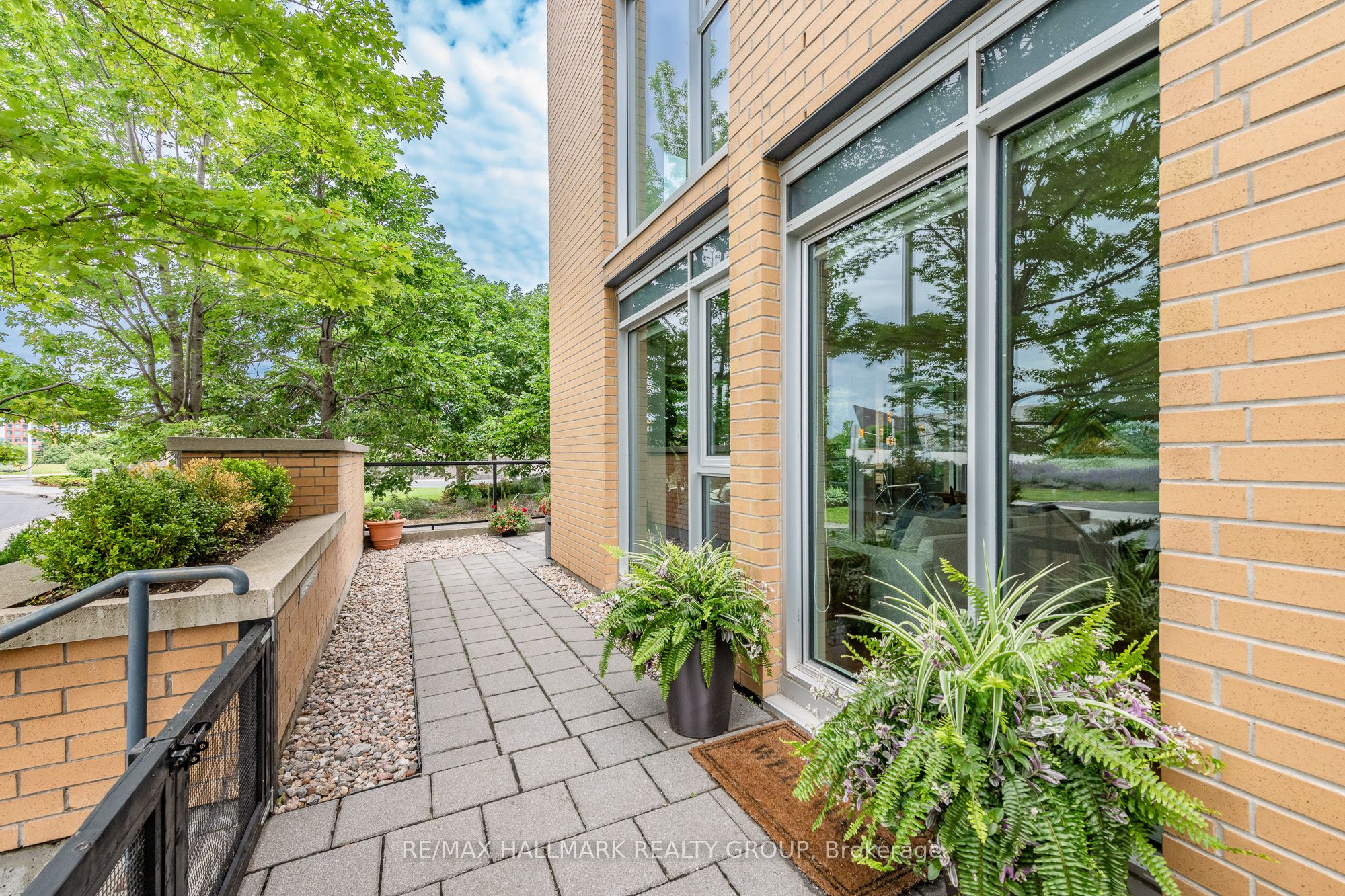 200 Lett Street 110, West Centre Town, ON K1R 0A7 photo 3