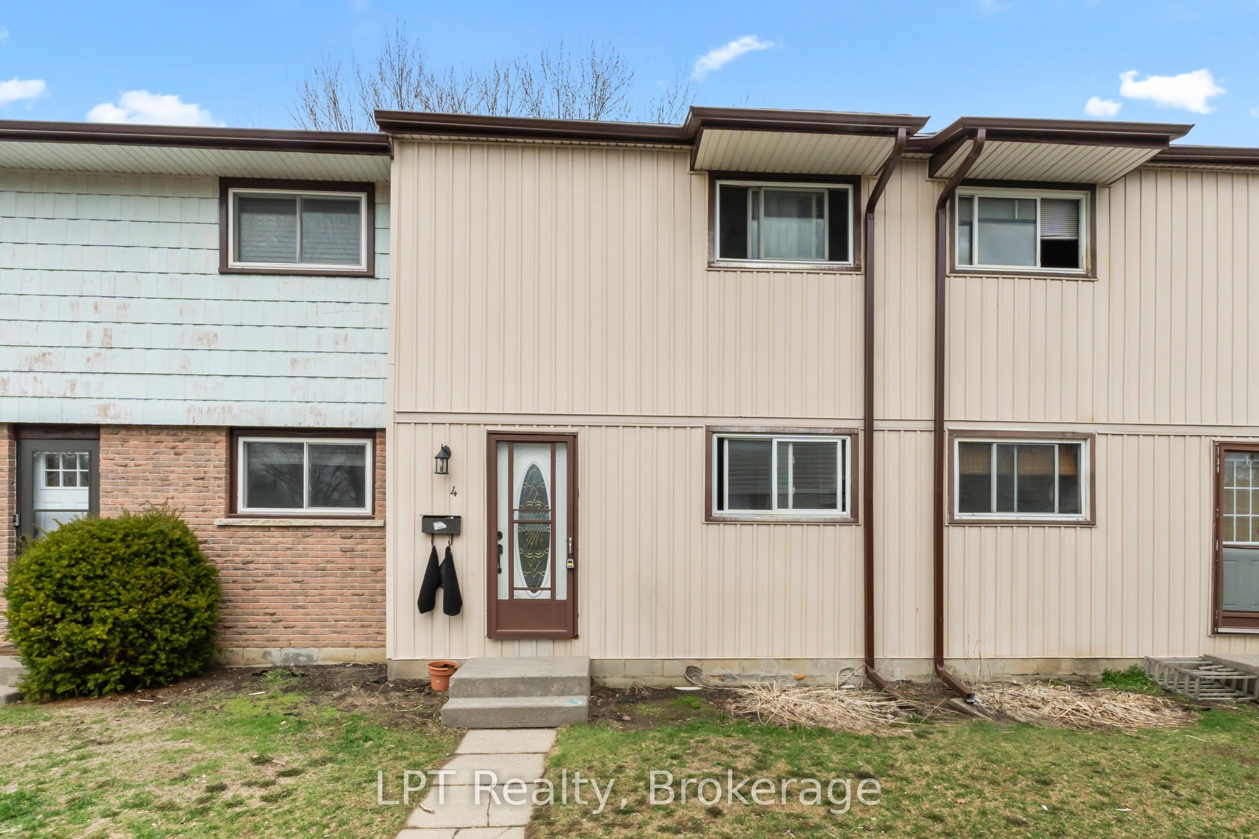 4 Tiffany Place 4, Quinte West, ON K8V 6A3 photo 3