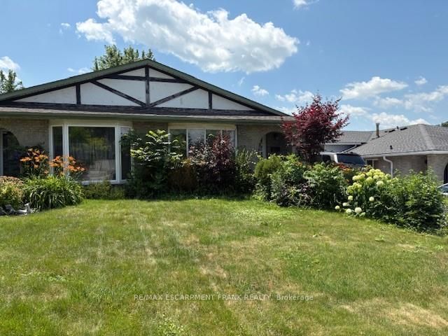 97 Guildwood Drive, Hamilton, ON L9C 6S3 photo 2