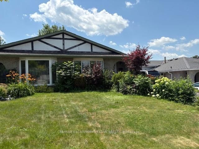 97 Guildwood Drive, Hamilton, ON L9C 6S3 photo 3