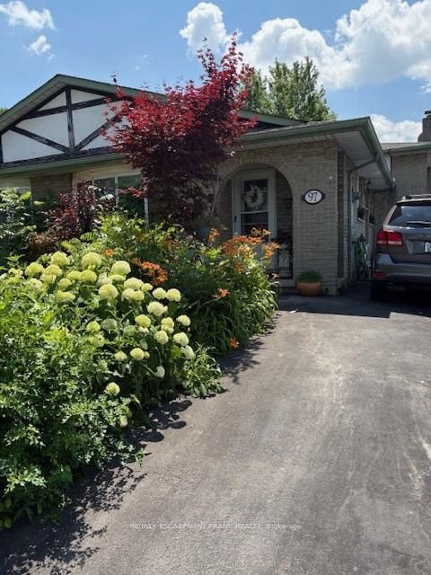 97 Guildwood Drive, Hamilton, ON L9C 6S3 photo 4