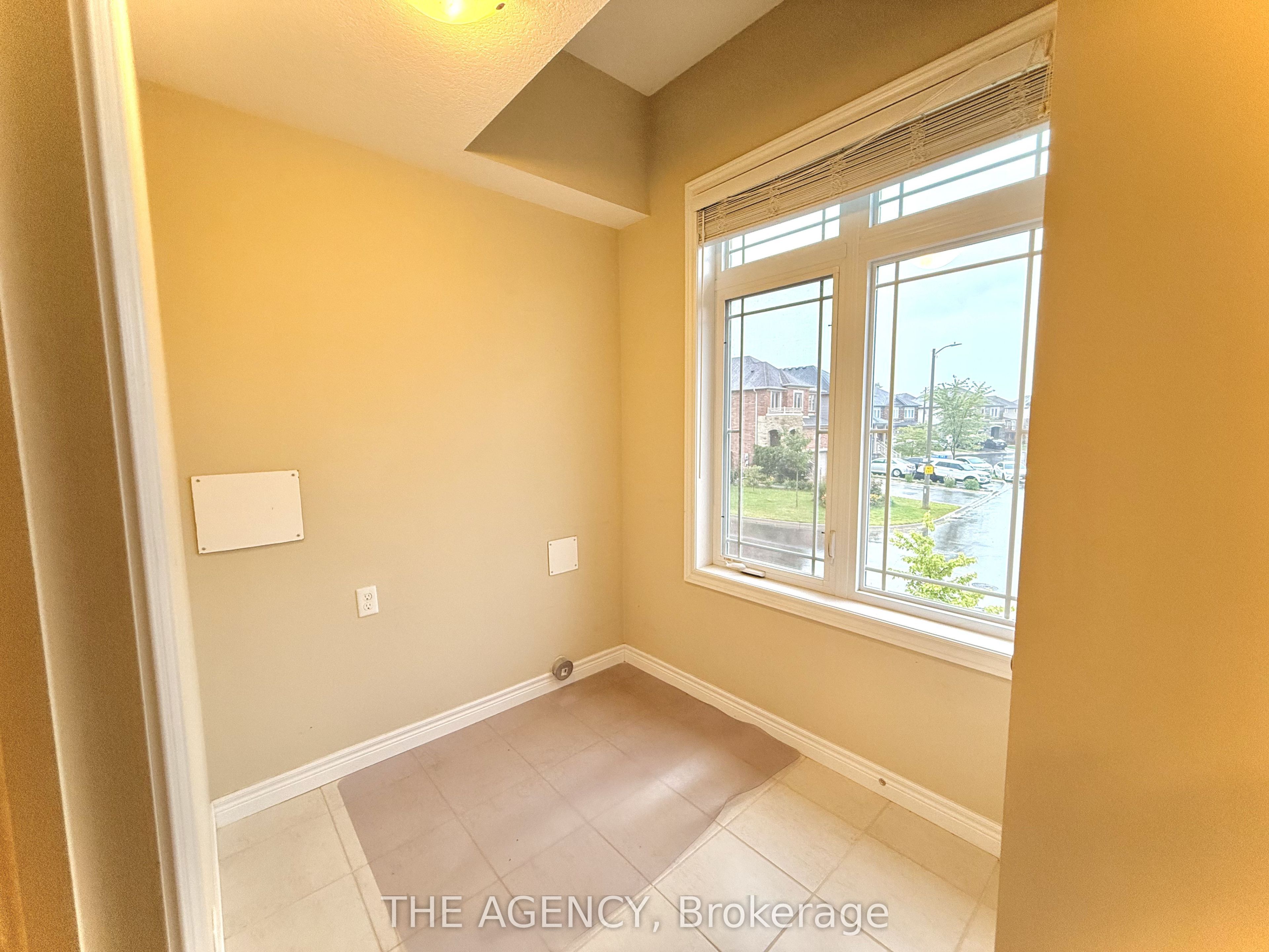 20 Drone Crescent, Guelph, ON N1K 0C1 photo 2