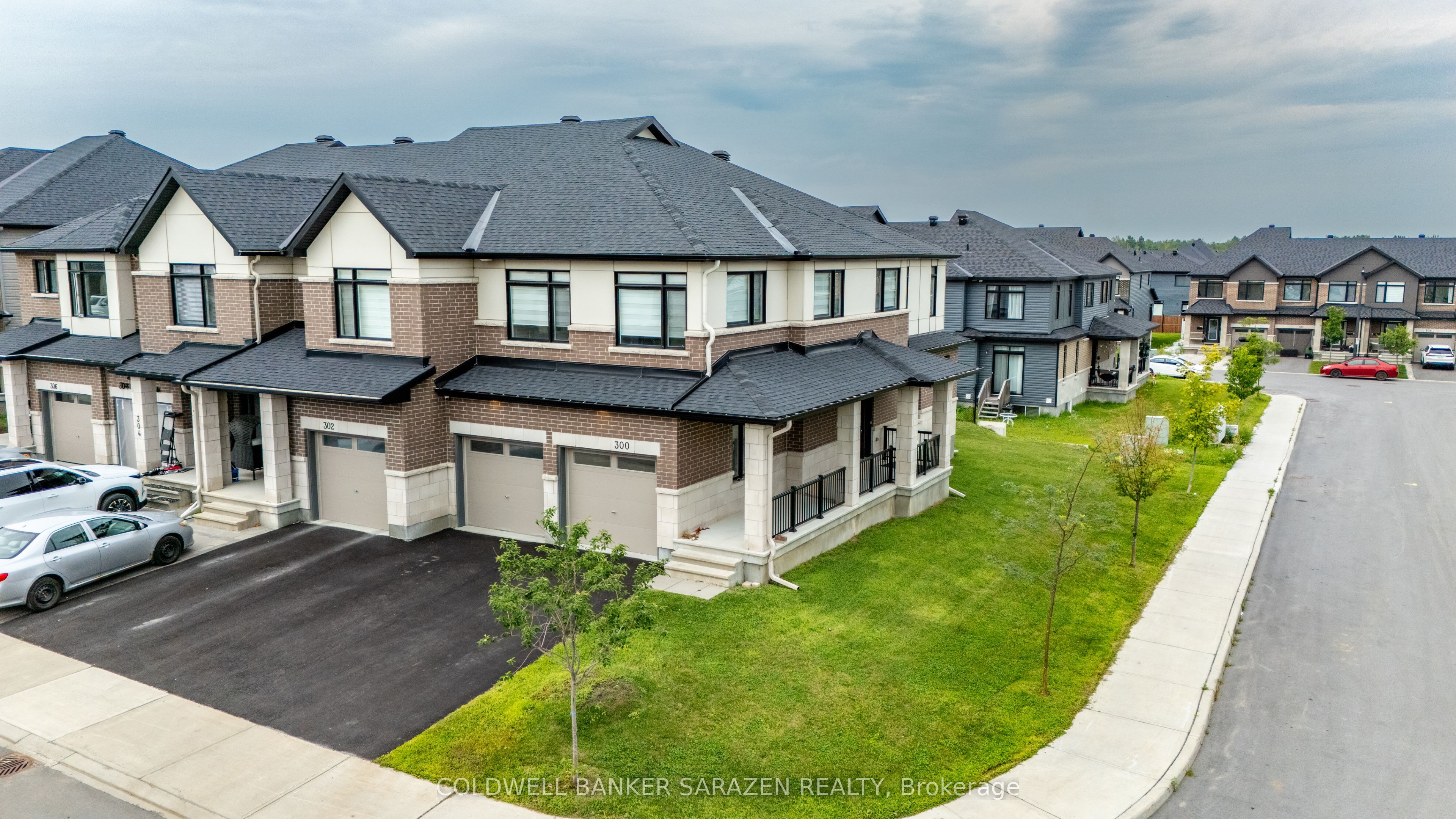 300 ibanez Walk, Leitrim, ON K1T 0V7 photo 2