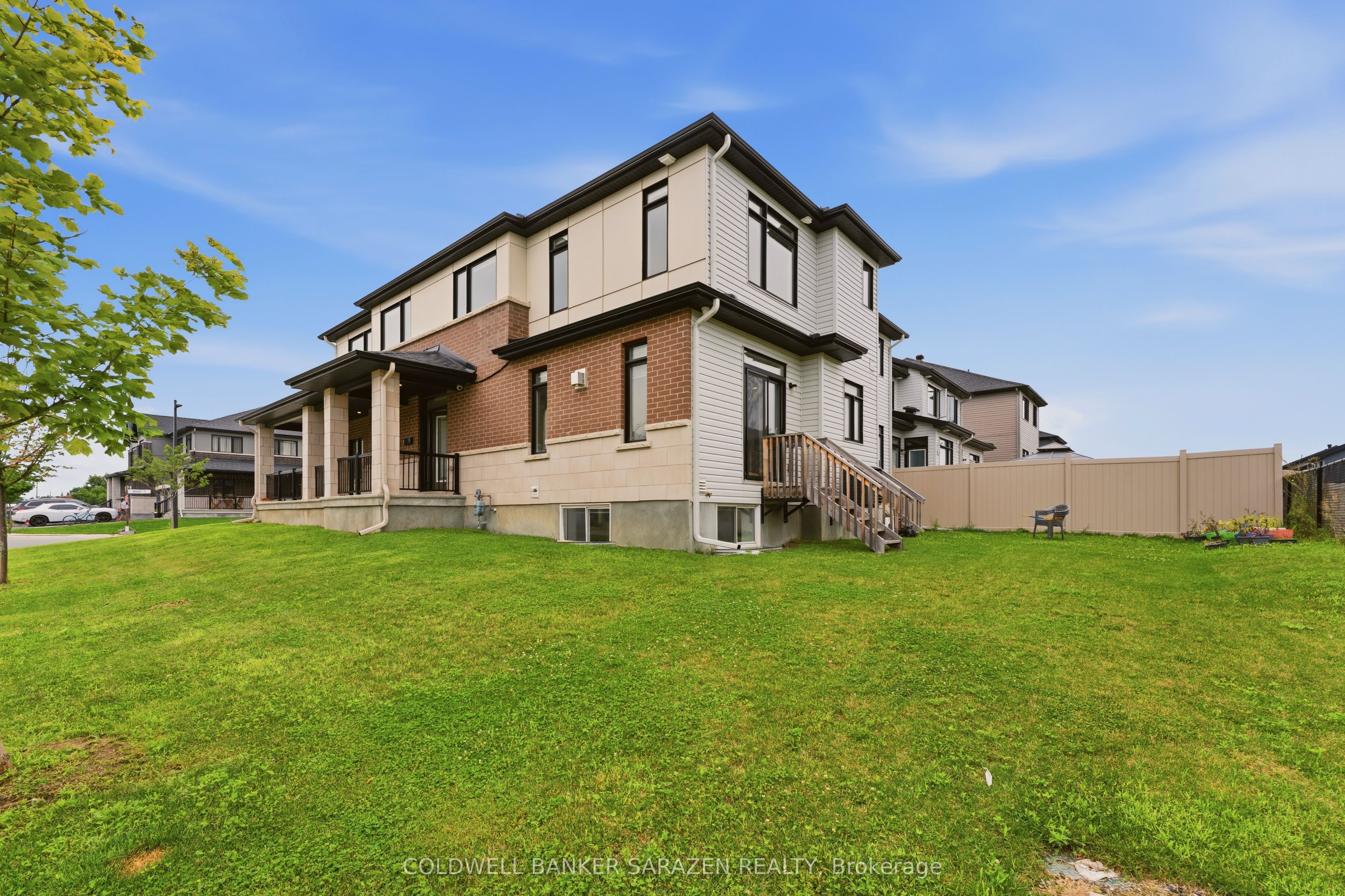 300 ibanez Walk, Leitrim, ON K1T 0V7 photo 5