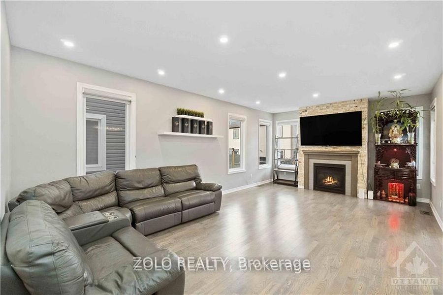 108 Flowing Creek Circle, Kanata, ON K2M 0K1 photo 5