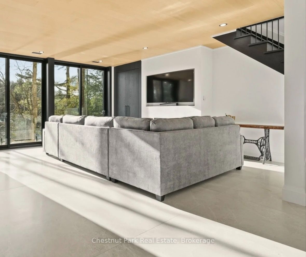 1036 Carlson Place, Bracebridge, ON P1L 1X3